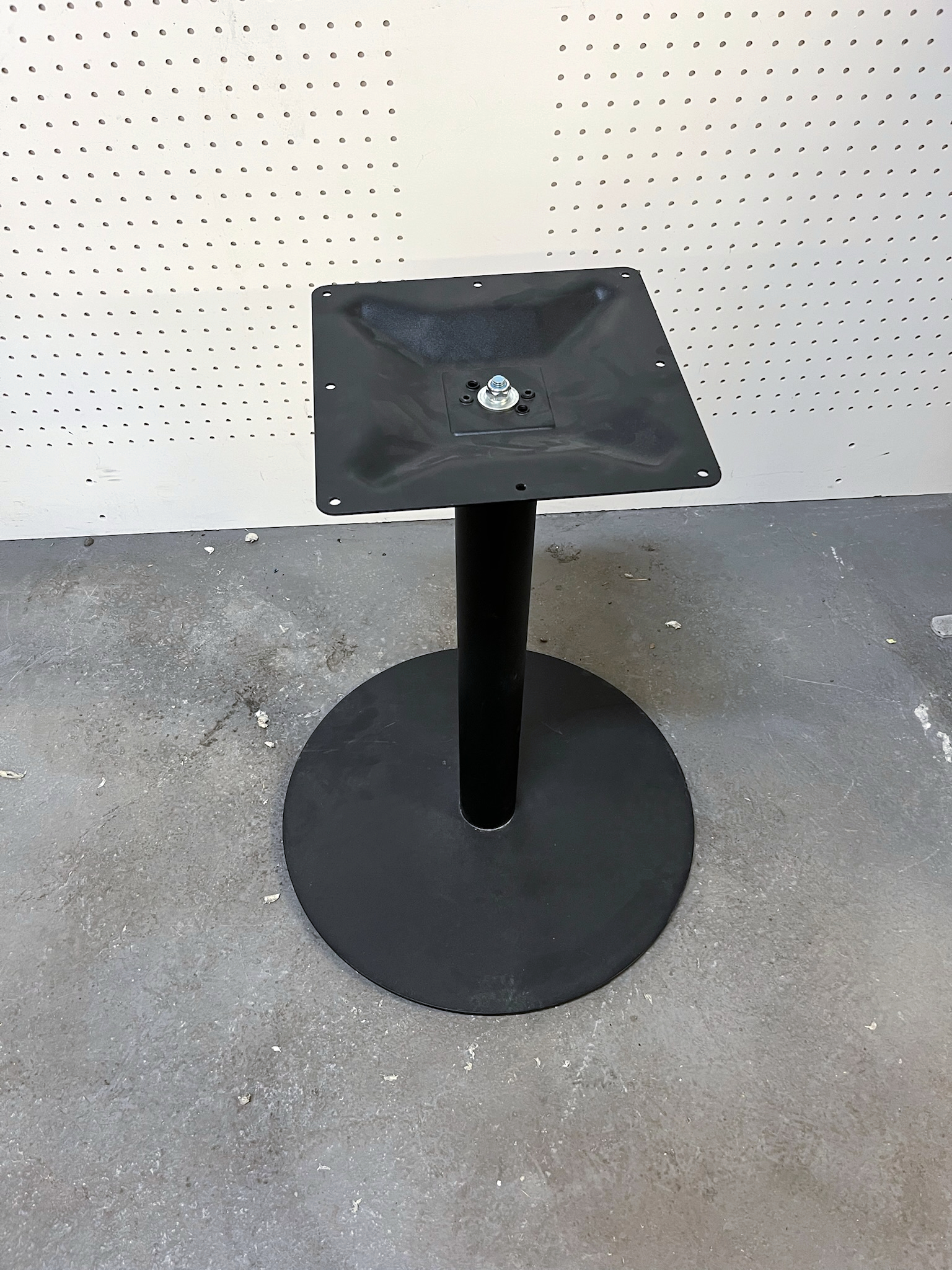 SELT / SOLD Borðfótur H73 sm.