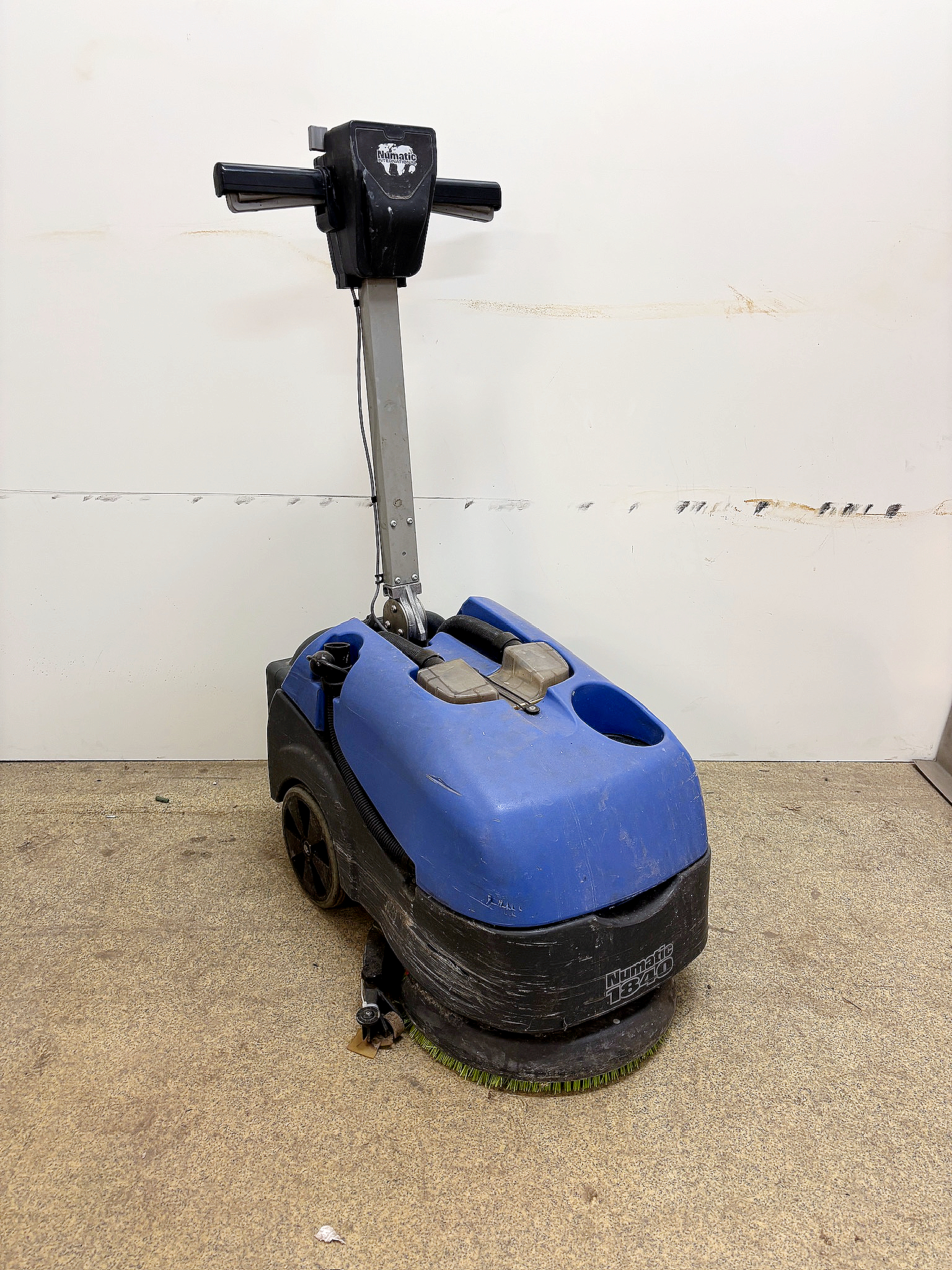 SELT / SOLD Numatic TTB1840 gólfþvottavél m/rafhlöðu