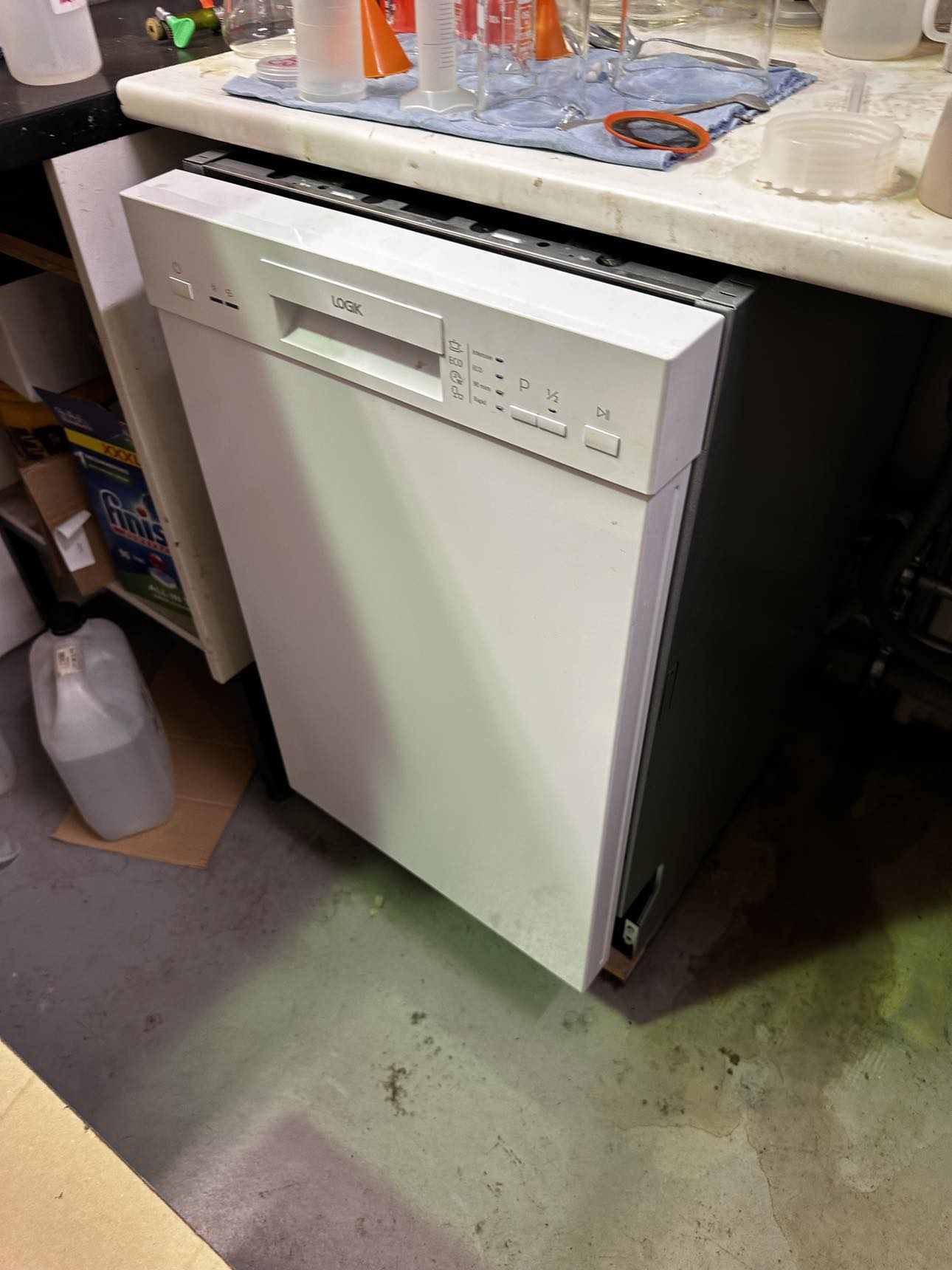 SELT / SOLD - LOGIK uppþvottavél 45sm. breidd x 87sm. hæð. 2