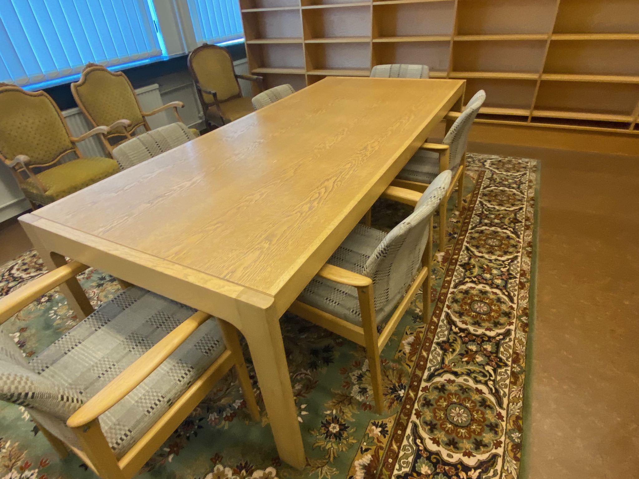 SELT / SOLD fundarborð / Eldhúsborð, 4 til 6 manna, B226 x D100 x H76 sm. 3
