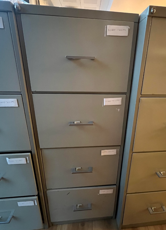 SELT / SOLD Skjalaskápar járn (3 stk.)