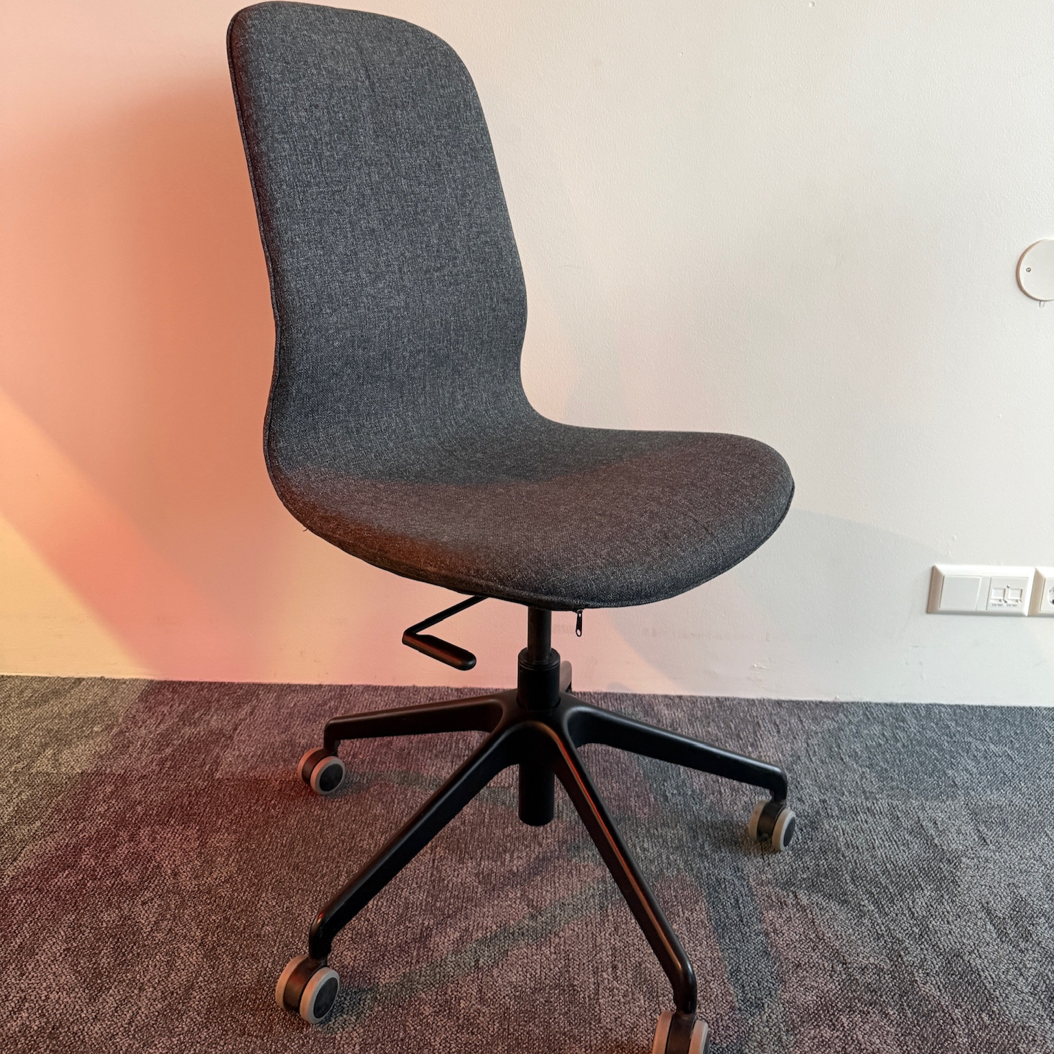 SELT / SOLD IKEA fundarstóll - PLAY 2