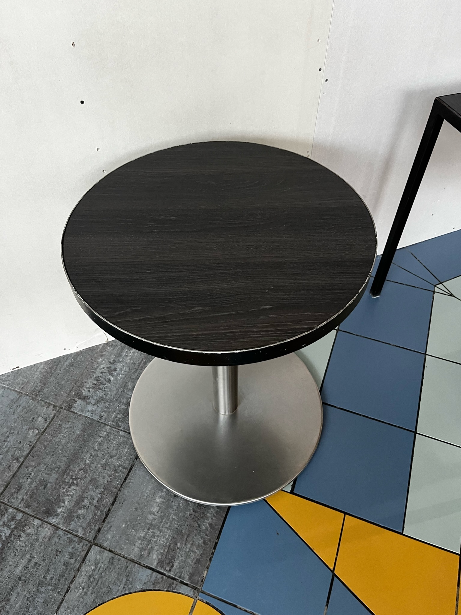 SELT / SOLD Vönduð Hringborð - B60,5 x H75,5 sm. 2