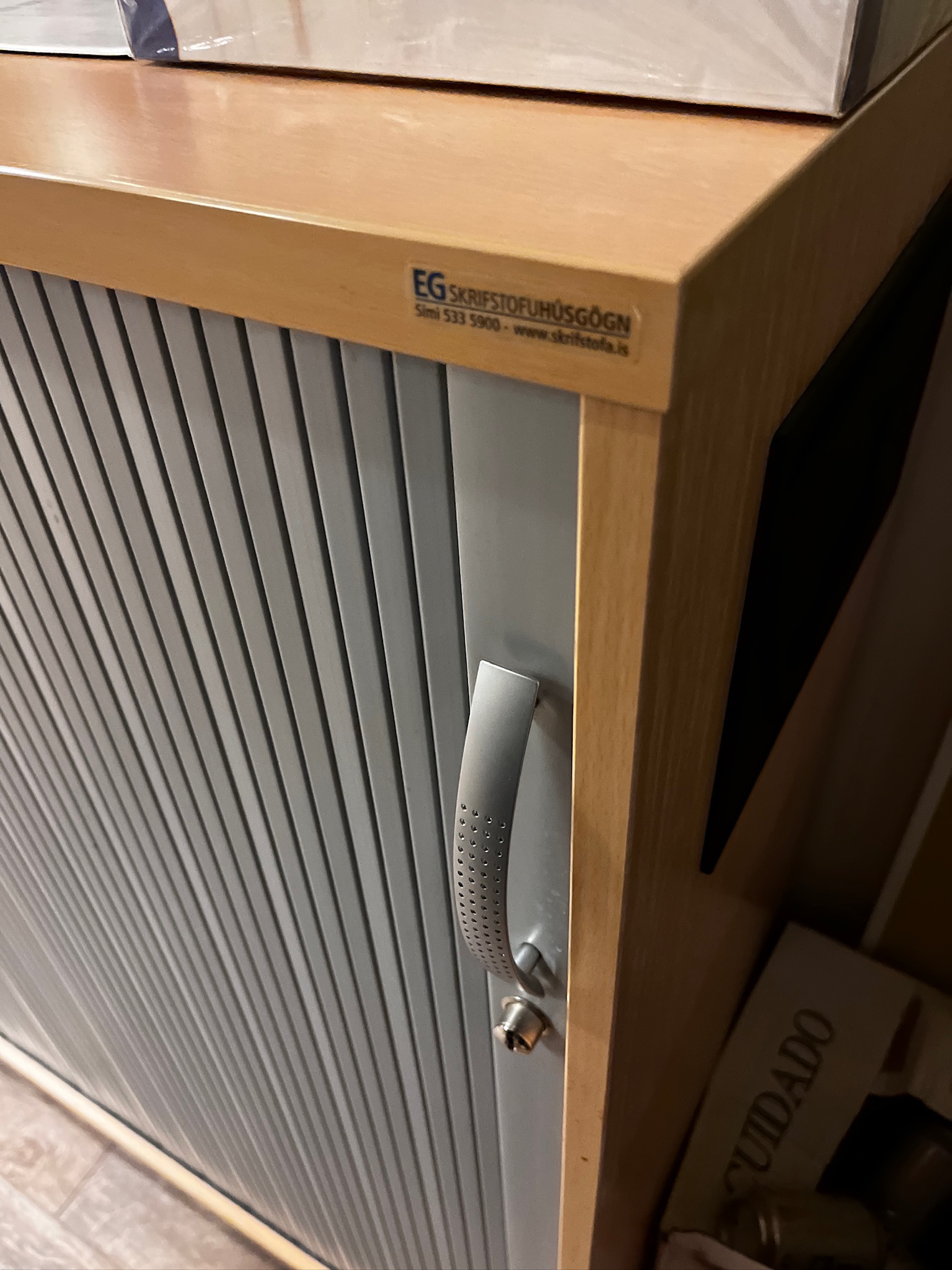 SELT / SOLD Skrifstofuskápur á hjólum frá EG skrifstofuhúsgögn 3