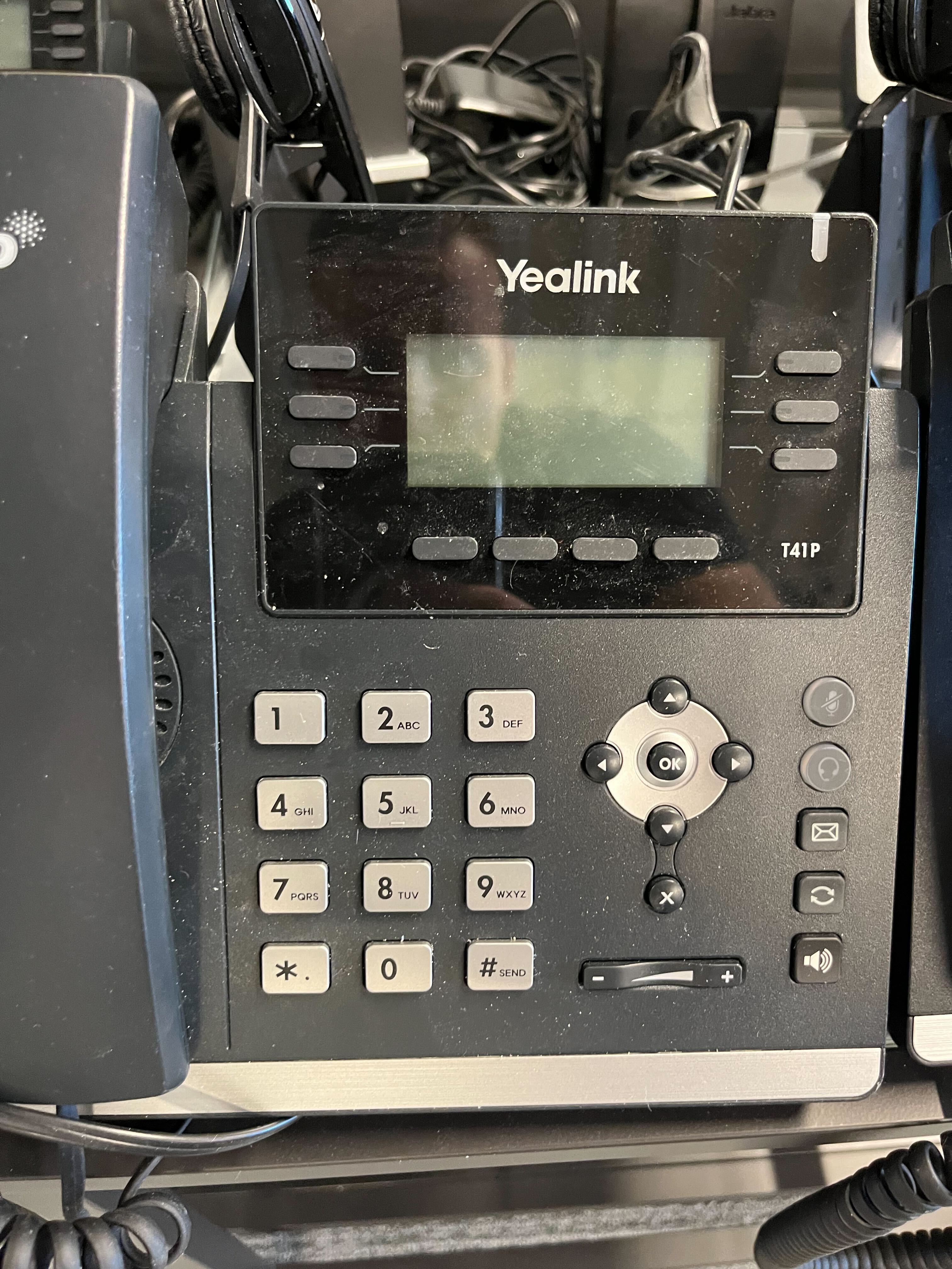 SELT / SOLD Yealink T41P símtæki & Seinheiser heyrnatól 2