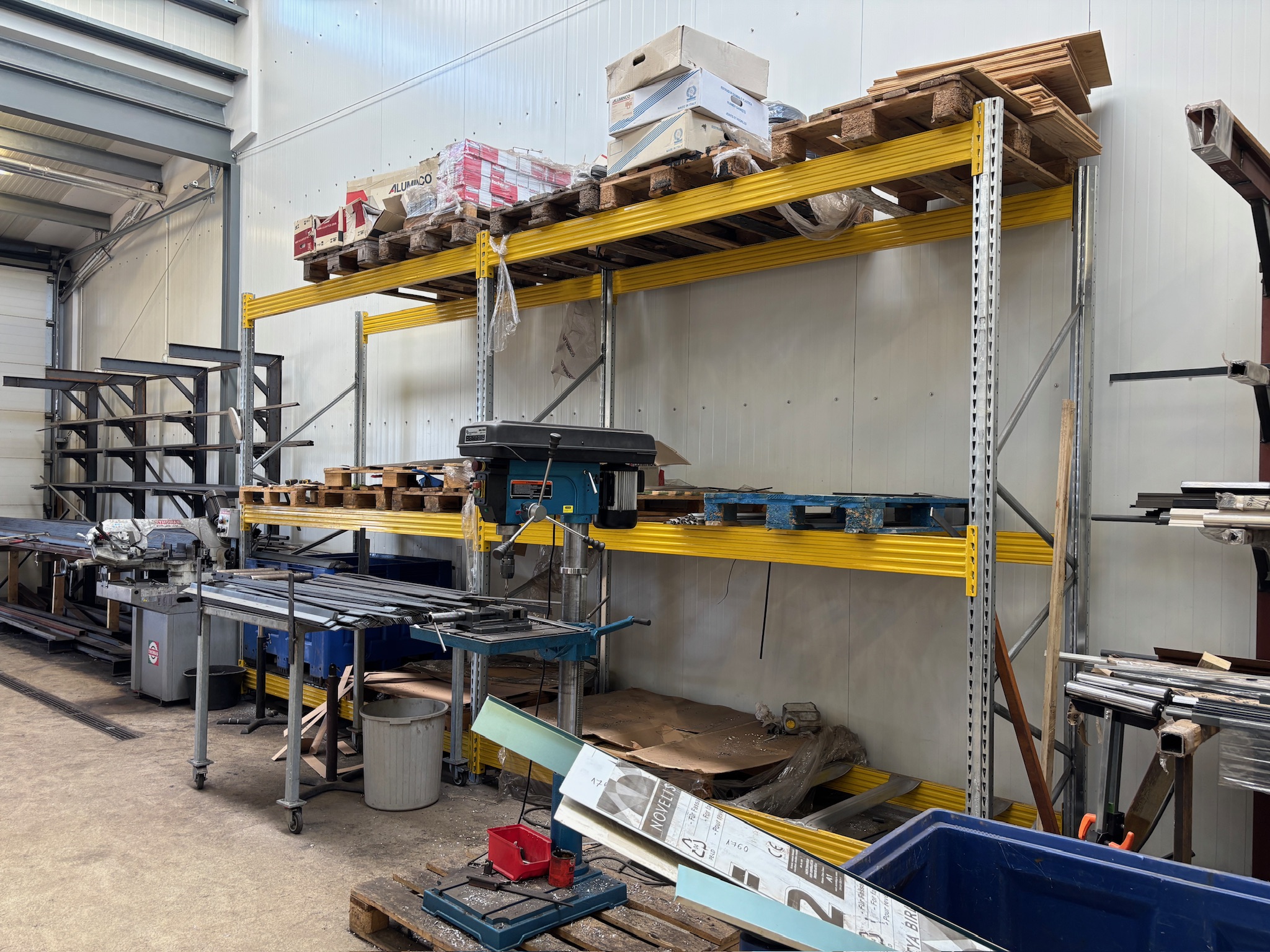 SELT / SOLD Brettarekkar, H300/250xB276xD100sm.