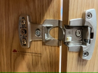 SELT / SOLD Skrifstofuskápur frá Á. G., H113 x B80 x D40 sm. 6