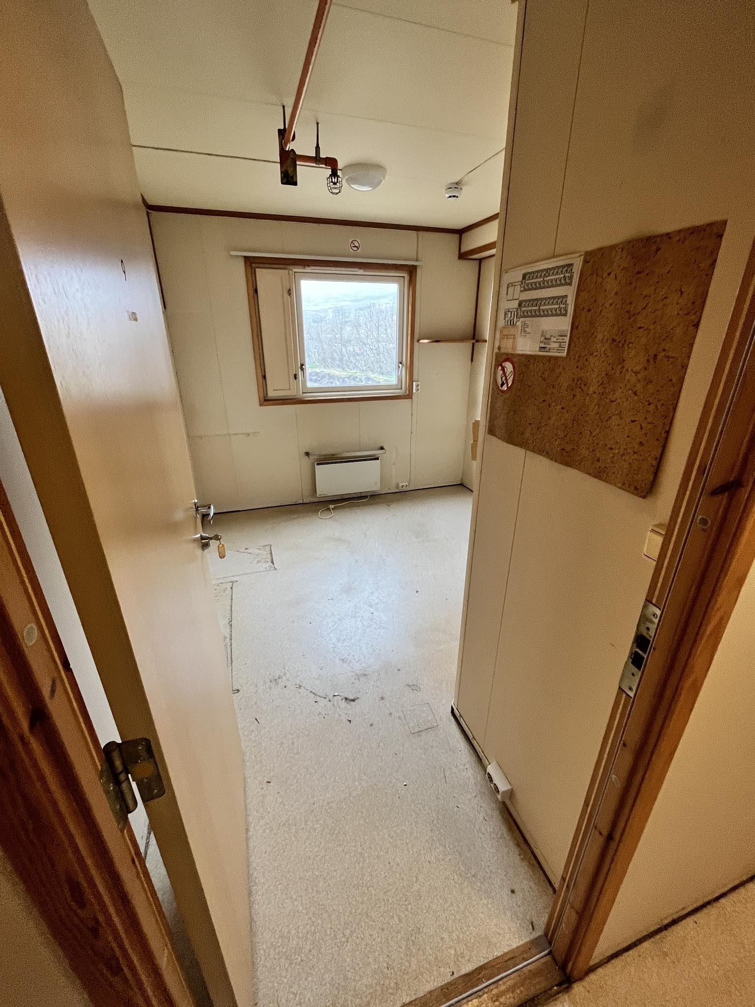 SELT / SOLD - Smáhýsi - hótel - hostel - vinnubúðir - 13 stk., 270 fm. 13