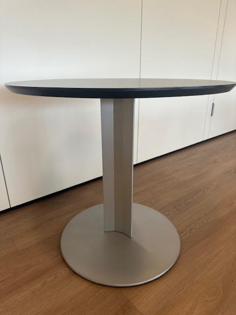SELT / SOLD - Dencon hringborð frá Pennanum, 110sm. 2