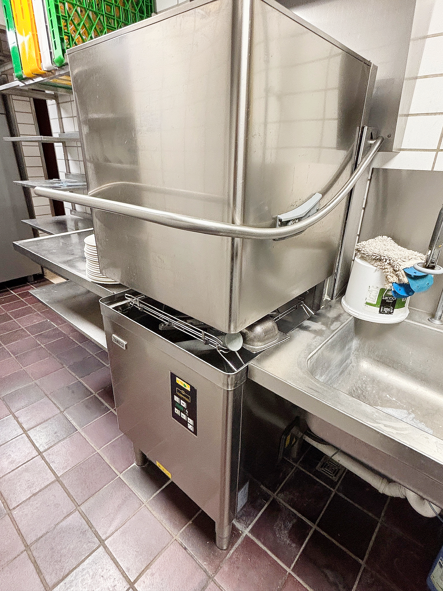 SELT / SOLD Zanussi húddvél m.sápuskammtara.