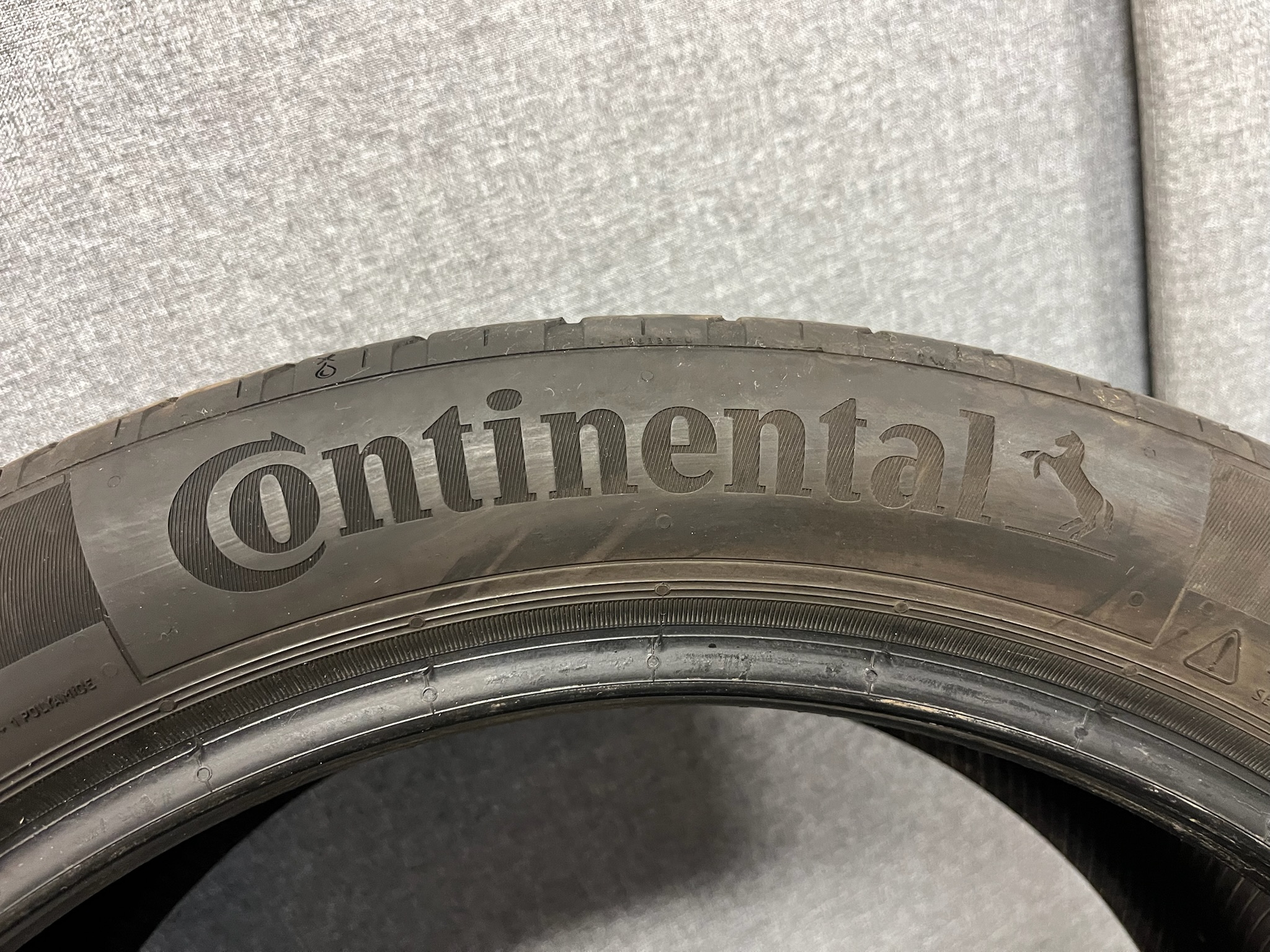 SELT / SOLD Continental sumardekk, 225/45/R18 6