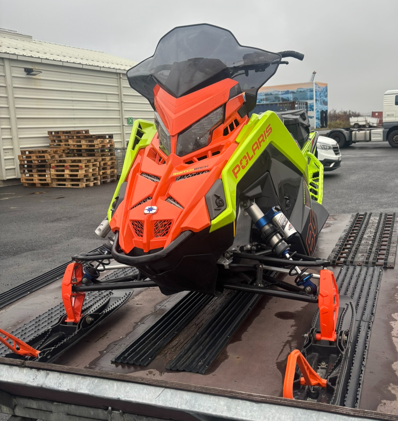 SELT / SOLD Polaris SwitchBack Assault Turbo 2023 vélsleði og kerra.