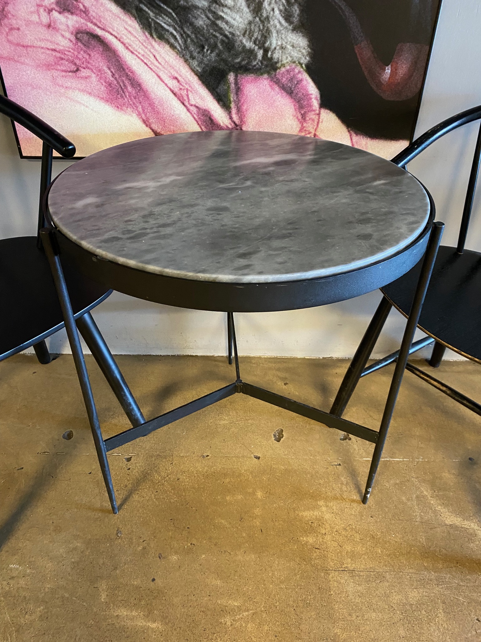 SELT / SOLD Marmarahringborð, B62,5 x H70 sm.