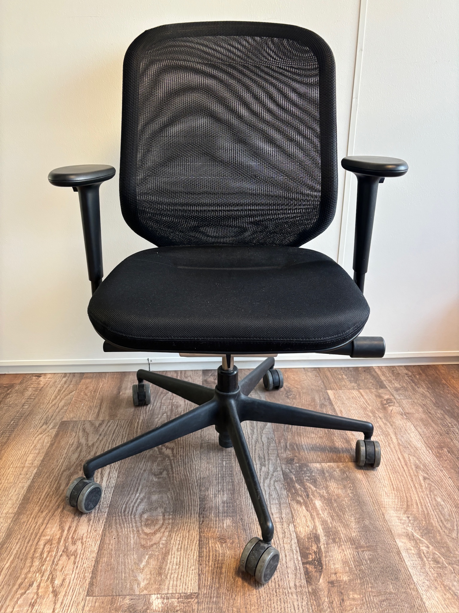 SELT / SOLD - Vitra skrifborðsstóll frá Pennanum (4 stk.)