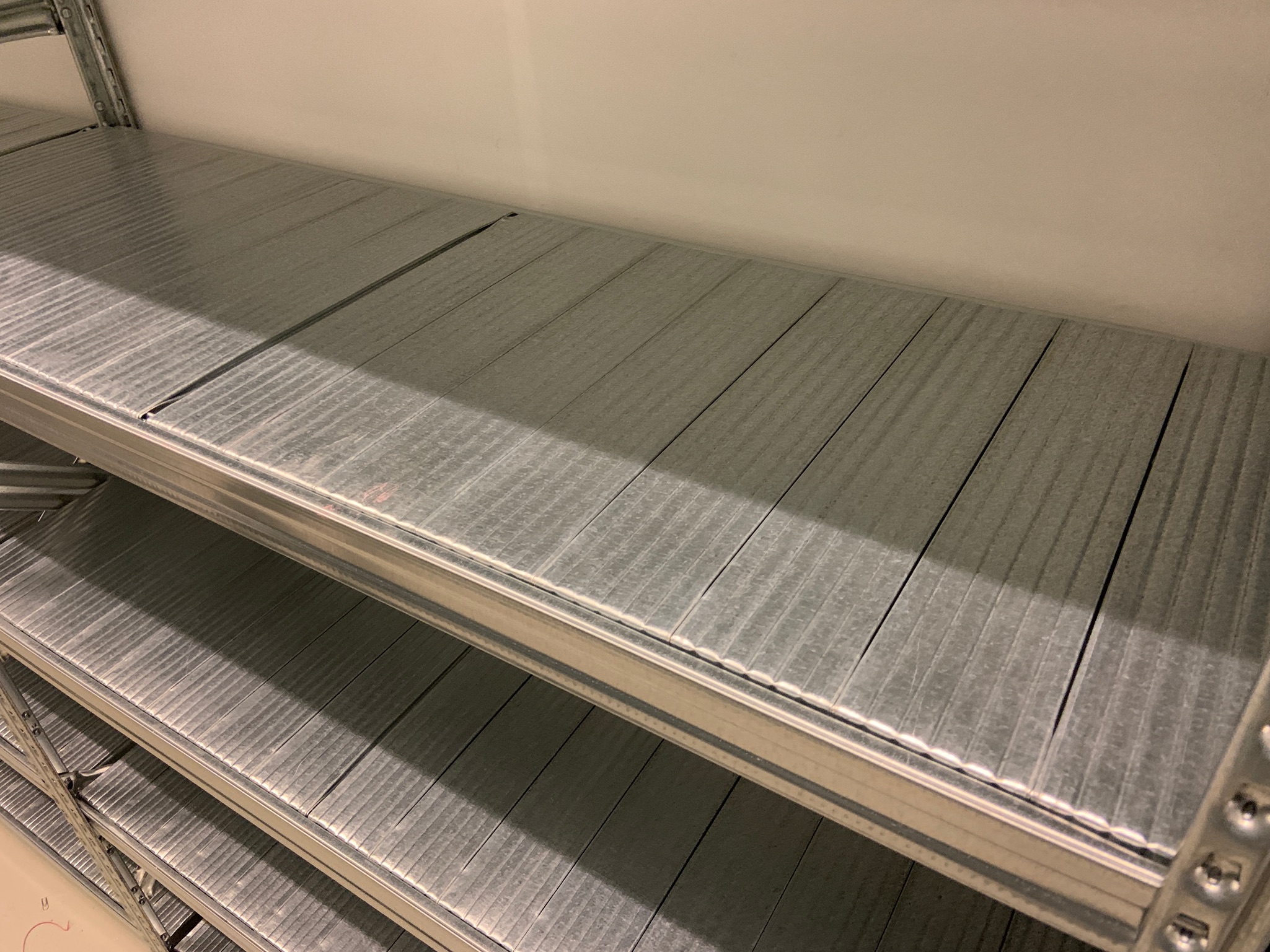 SELT / SOLD Ísold Hillurekkar Super 1/2/3 frá Ísold á hálfvirði 4