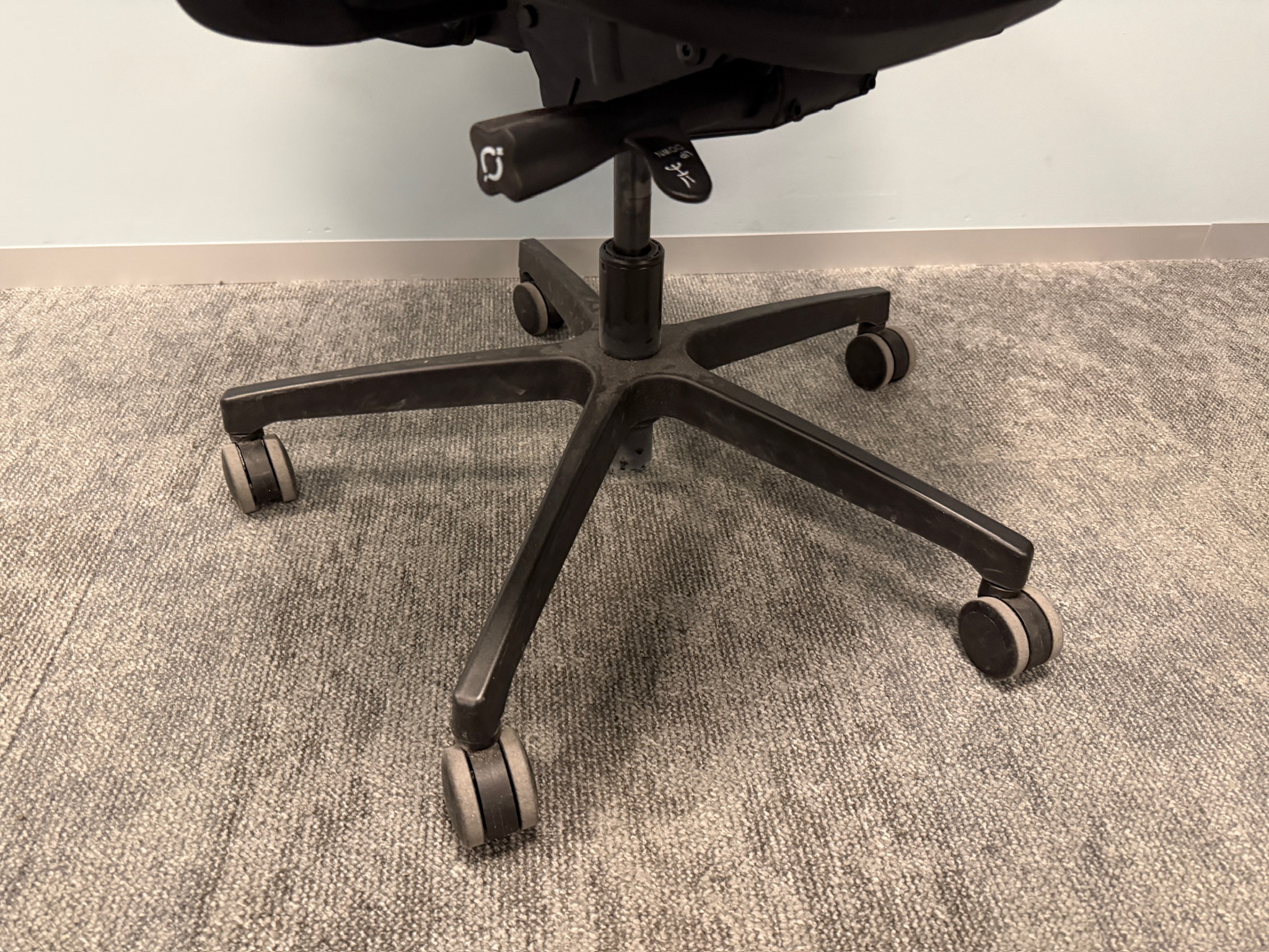 SELT / SOLD NeoDesign skrifborðsstóll frá Pennanum 8