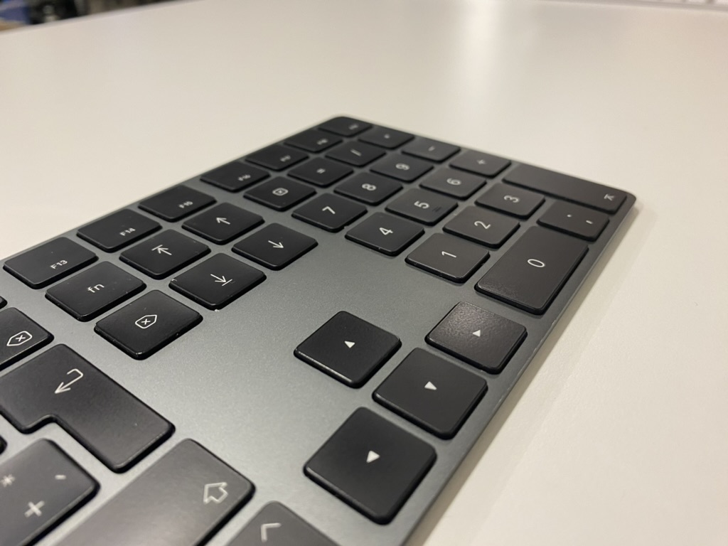 SELT / SOLD Apple Magic Keyboard með talnaborði, svart 4