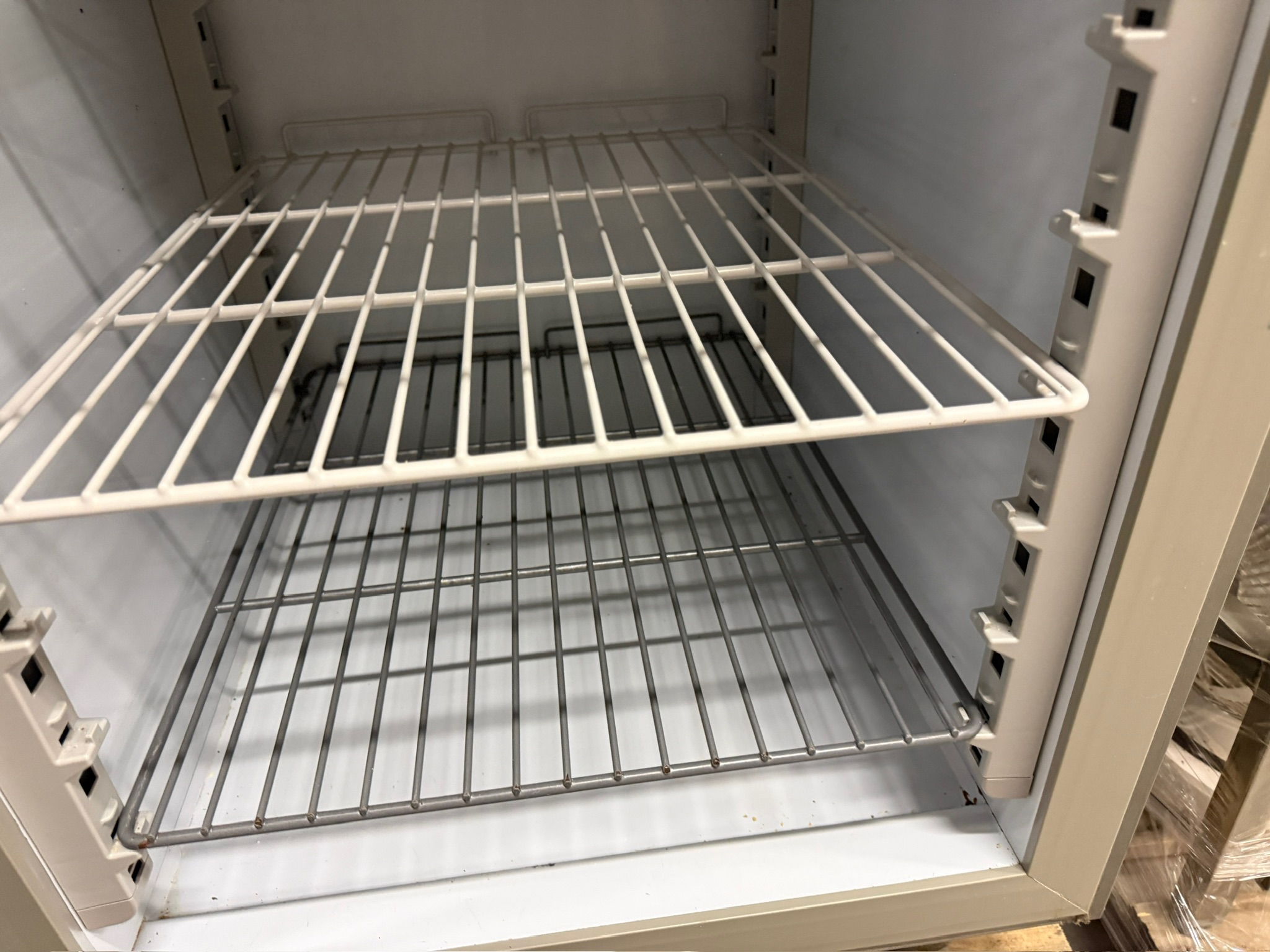 SELT / SOLD Ilsa frystiskápur, 700ltr. 4