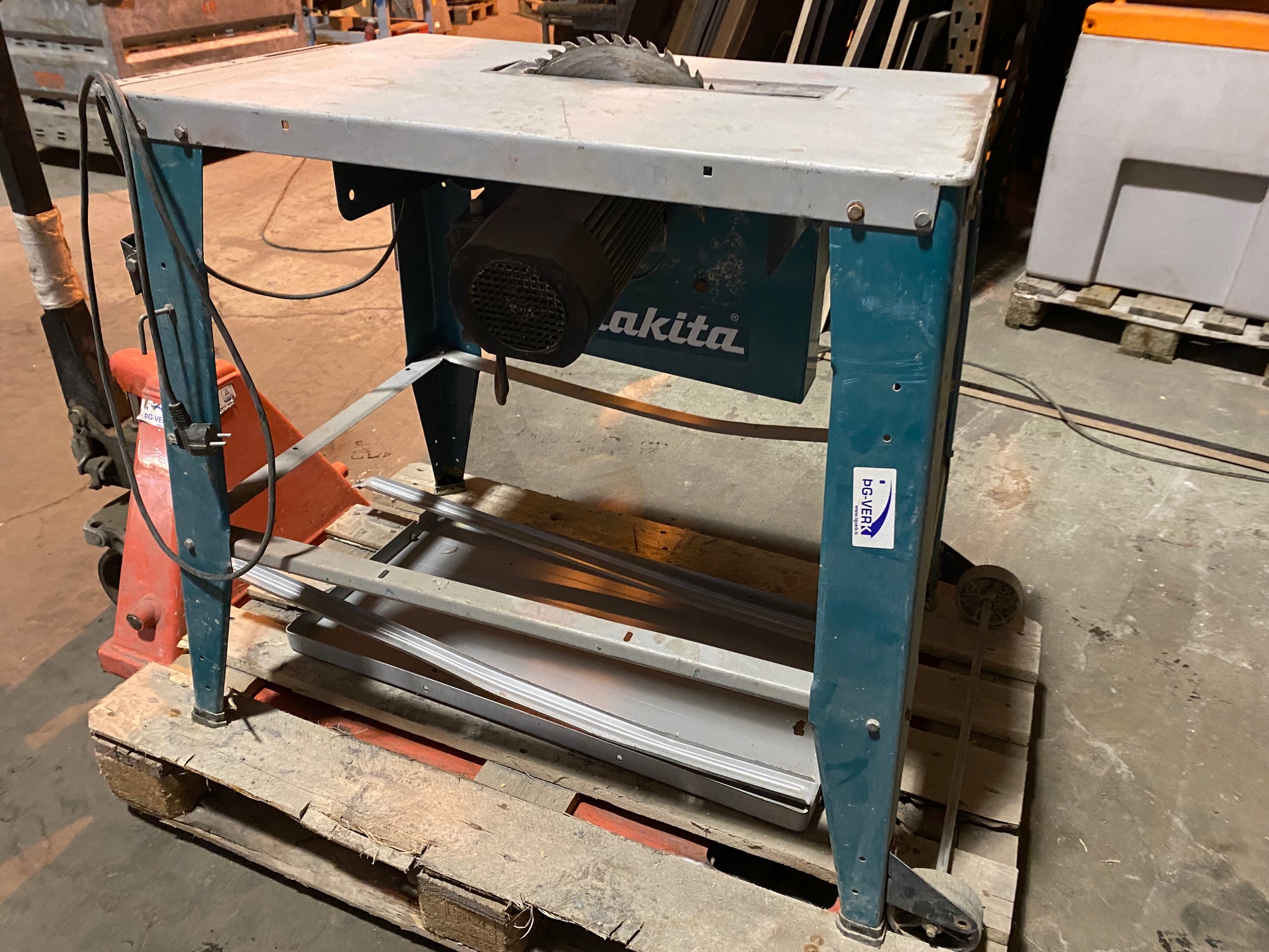 SELT / SOLD - Iðnaðarsög frá Makita 2