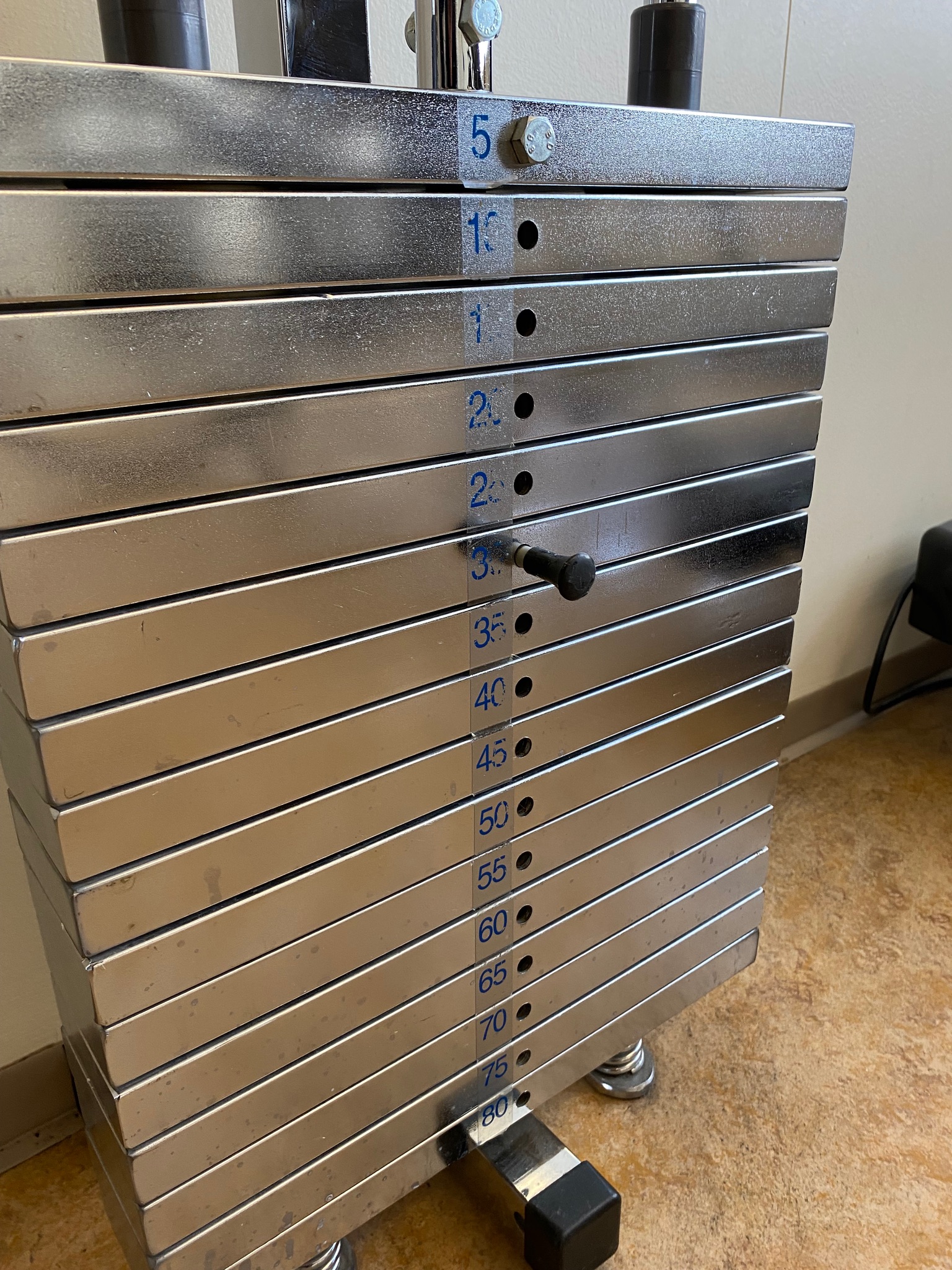 SELT / SOLD Niðurtog / Lat Pulldown 3