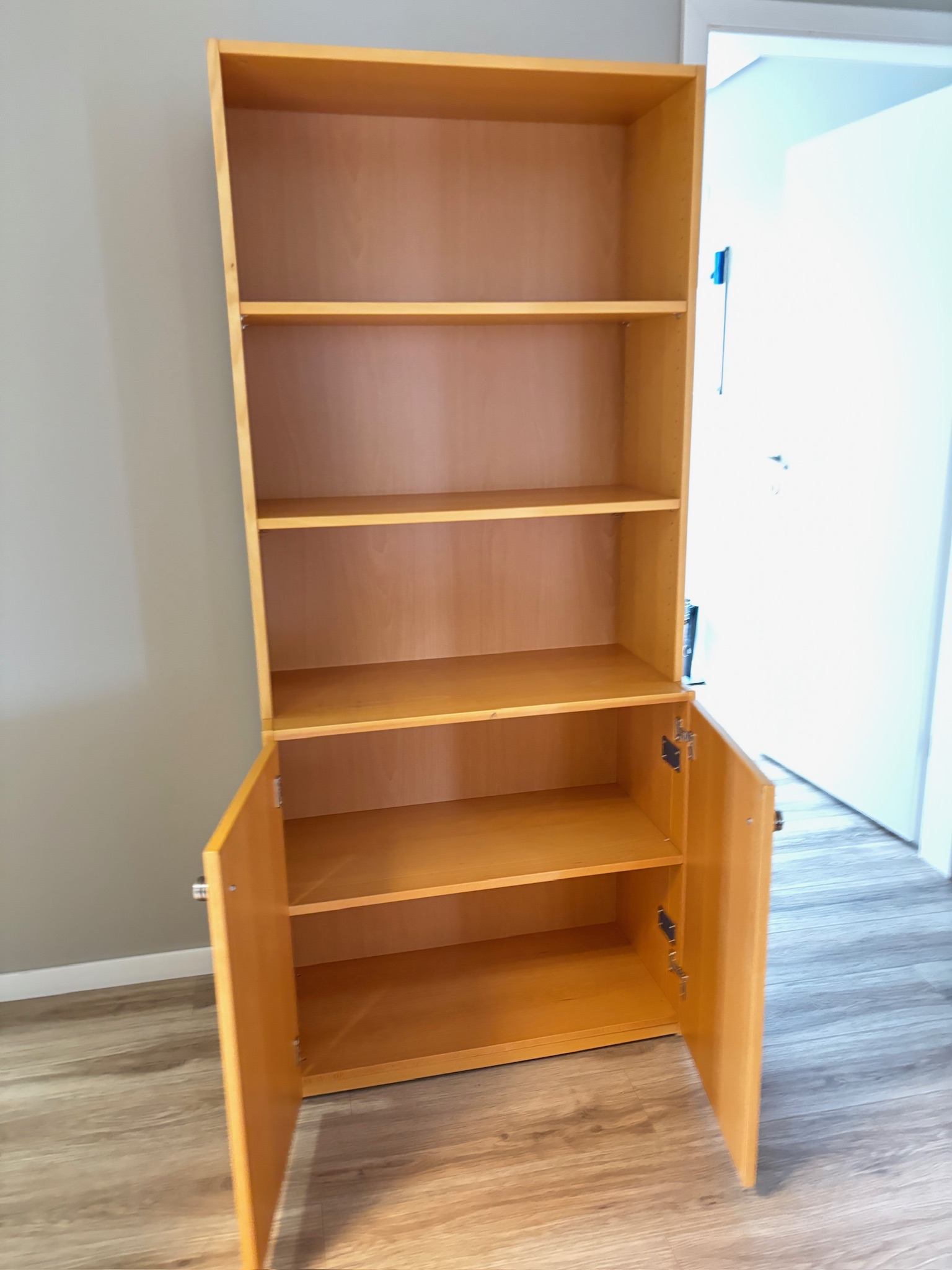 SELT / SOLD Skrifstofuskápur frá Á. Guðmundsson 2