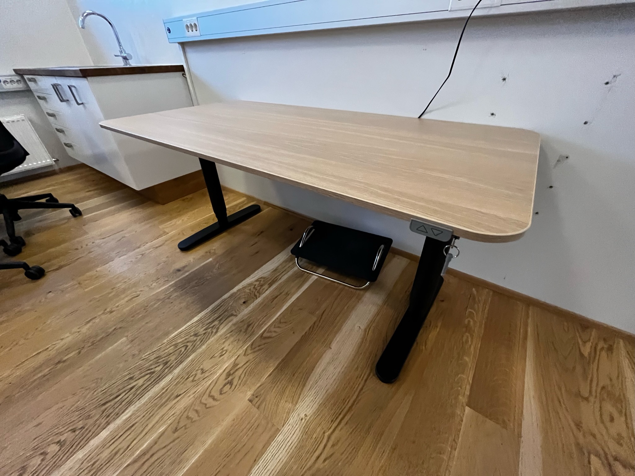 SELT / SOLD IKEA rafmagnsborð 160 x 80 sm. 2