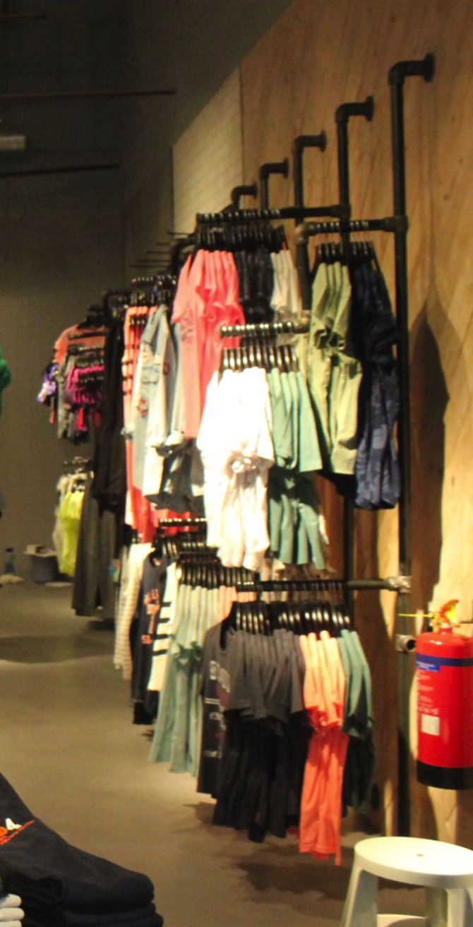 SELT / SOLD Viðarherðatré & buxnaherðatré 12