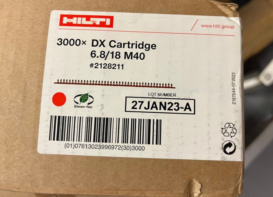 Naglar (18.000 stk.) og patrónur (15.000 stk.) frá Hilti 3