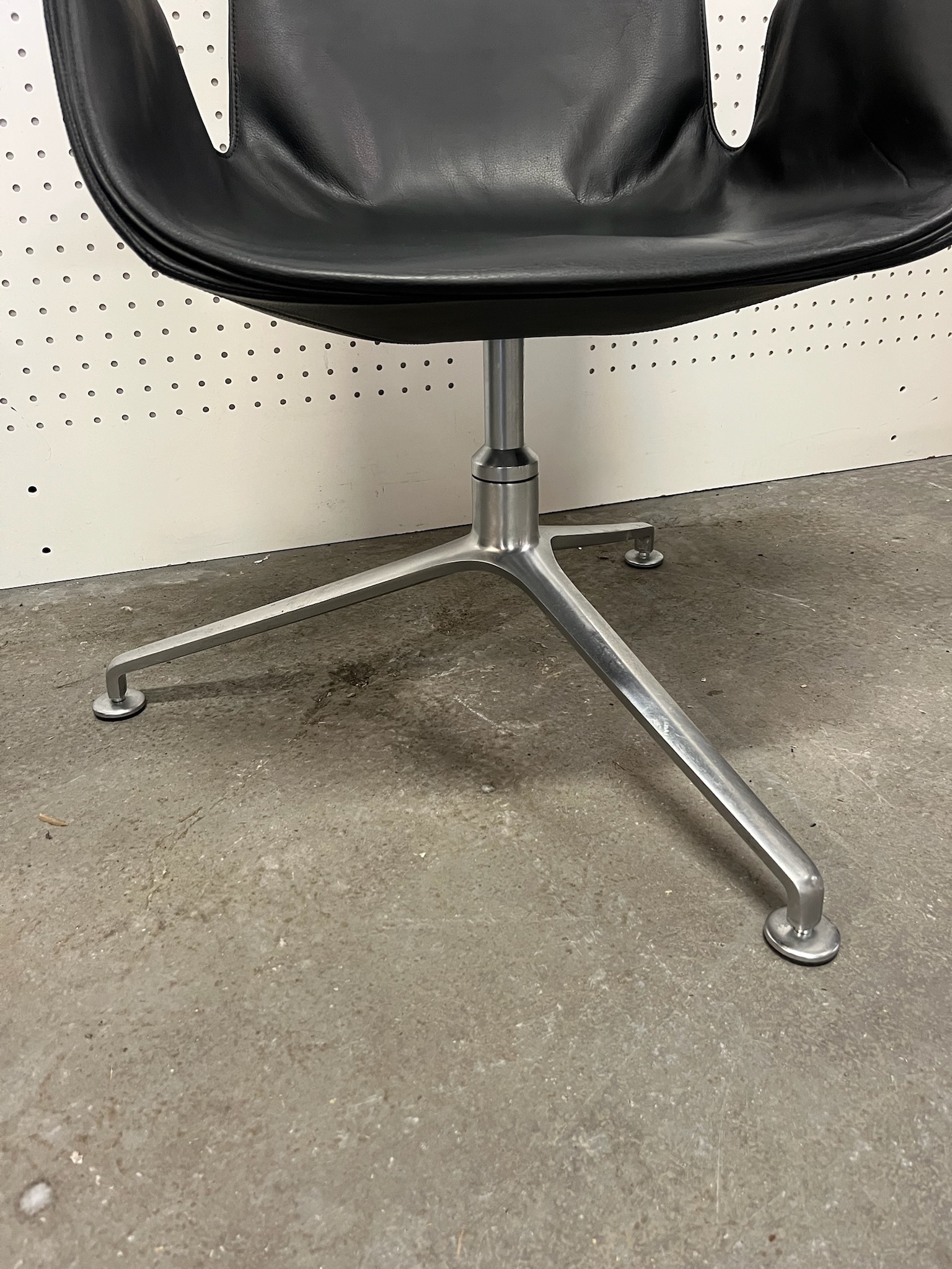 SELT / SOLD Walter Knoll hægindastóll á snúningsfæti 6