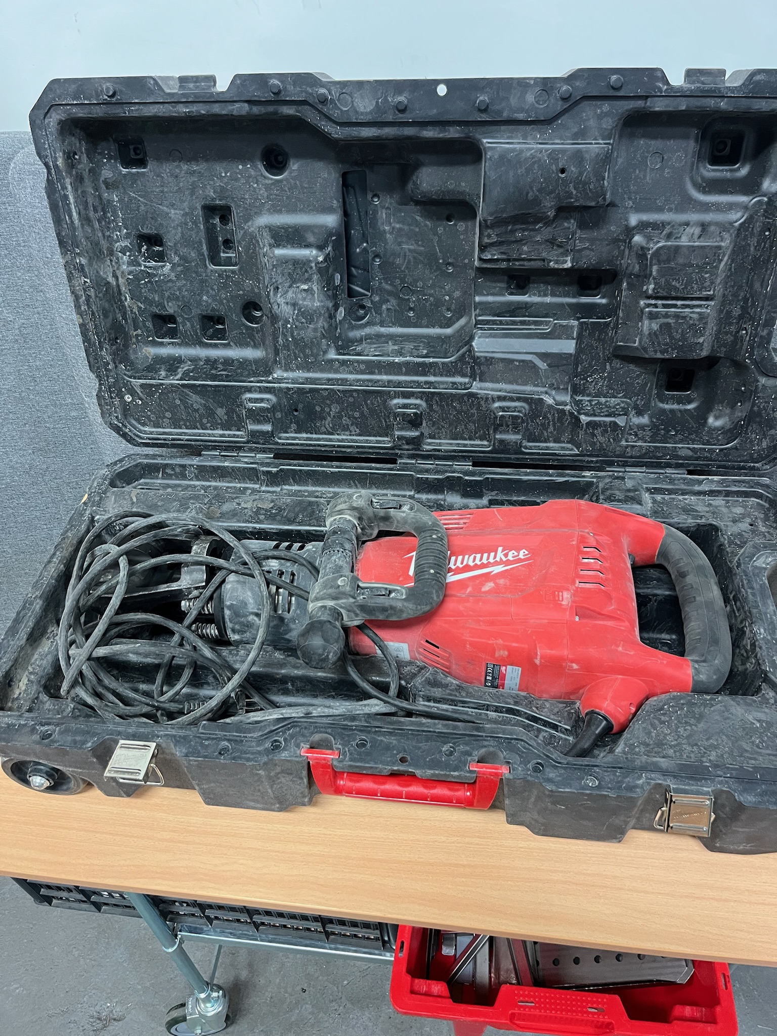 SELT / SOLD Milwaukee brotvél K 1000 S frá Verkfærasölunni