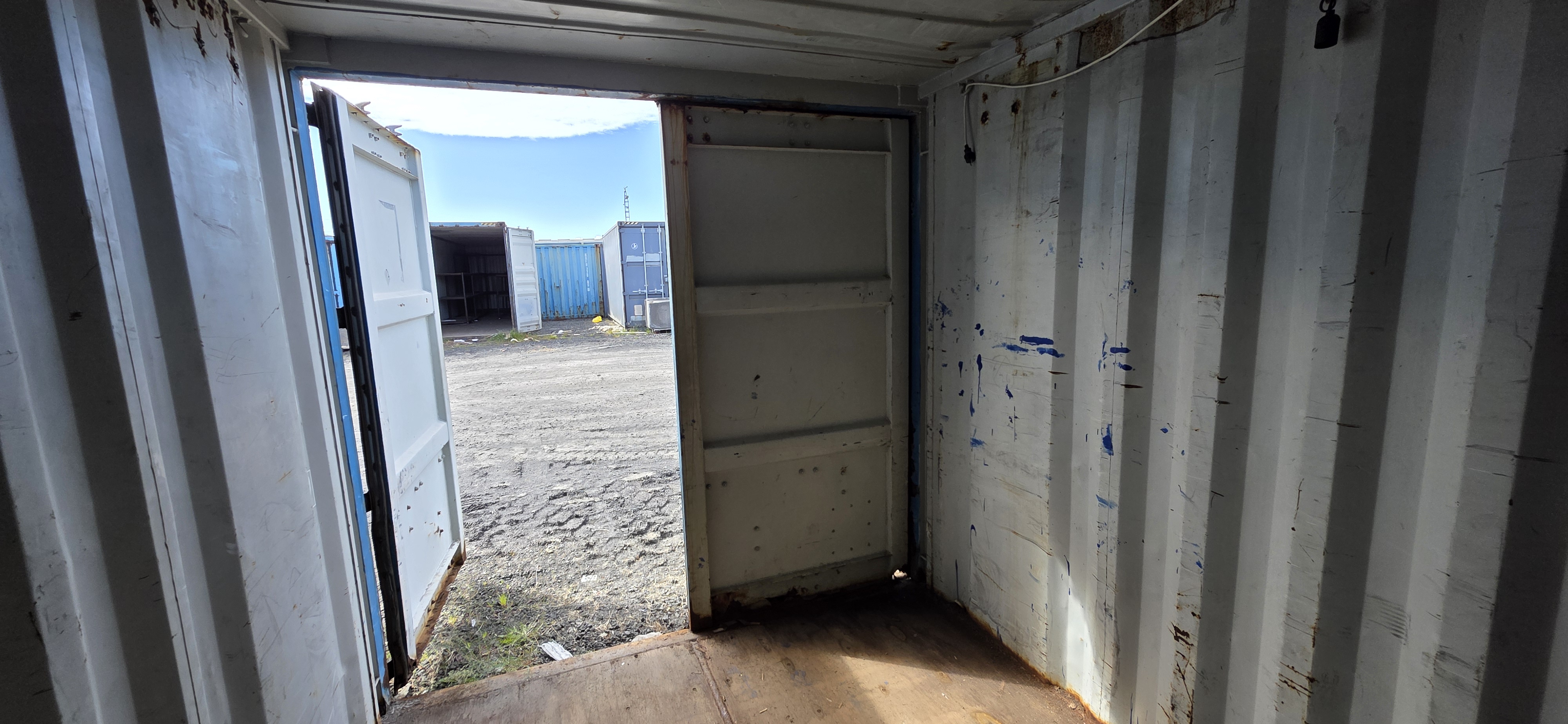 SELT / SOLD - Gámur, 40 fet. Pnr. 220 - Nr. 402508-9 2
