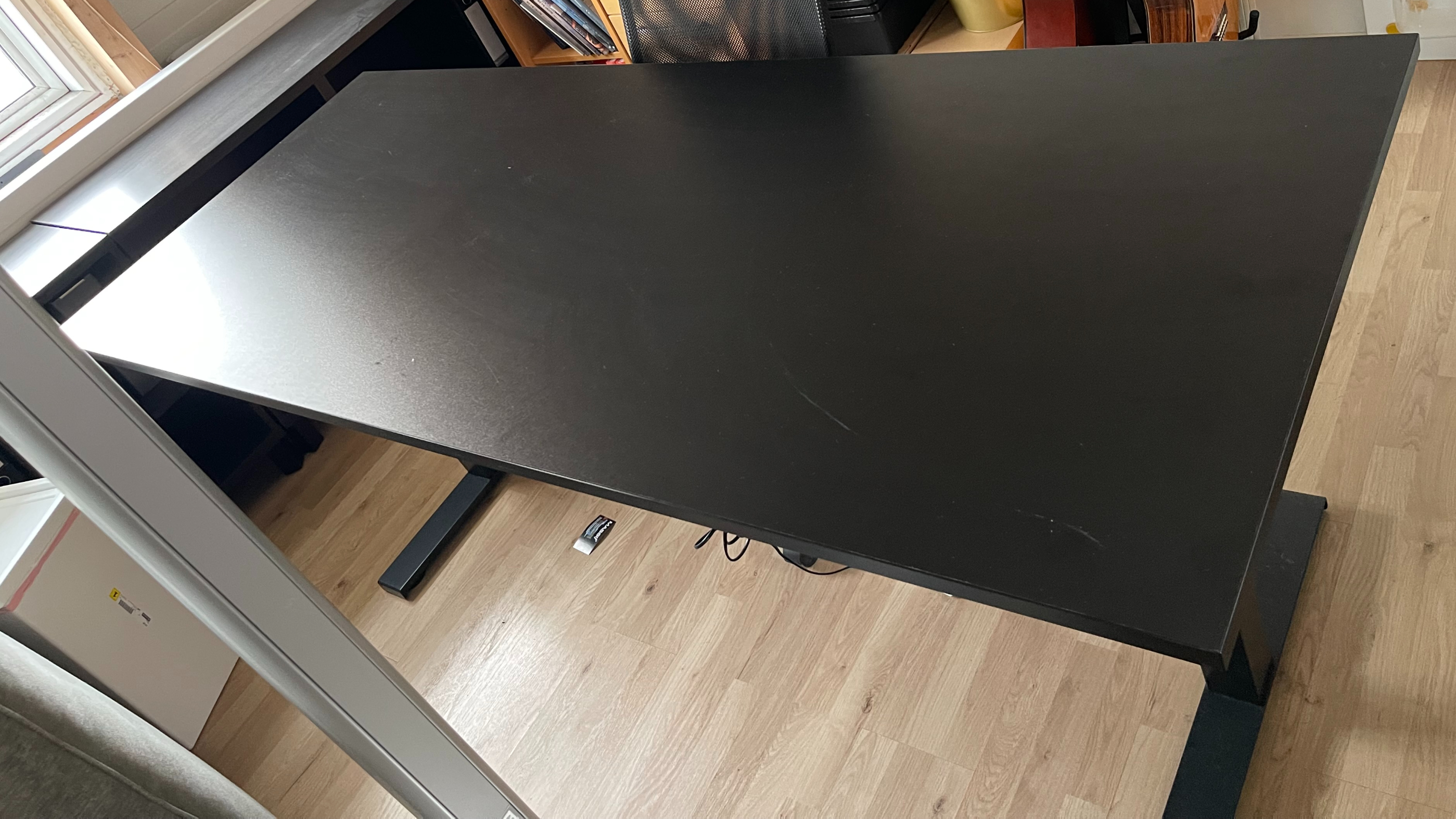 SELT / SOLD Hirzlan rafmagnsborð 200 x 80sm – Svart 2