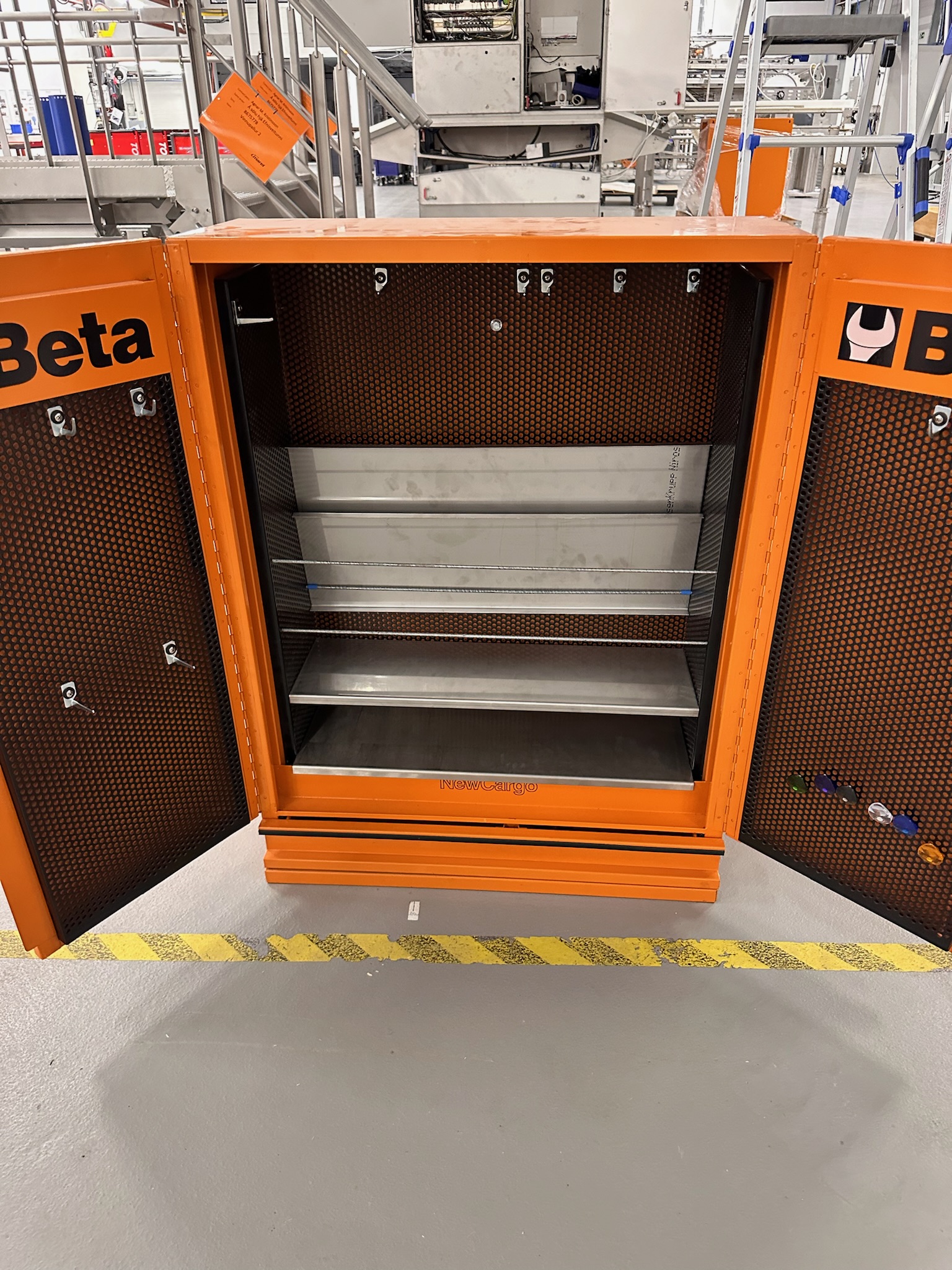 SELT / SOLD - Beta verkfæraskápur, H90;x B68 x D28 sm. 6