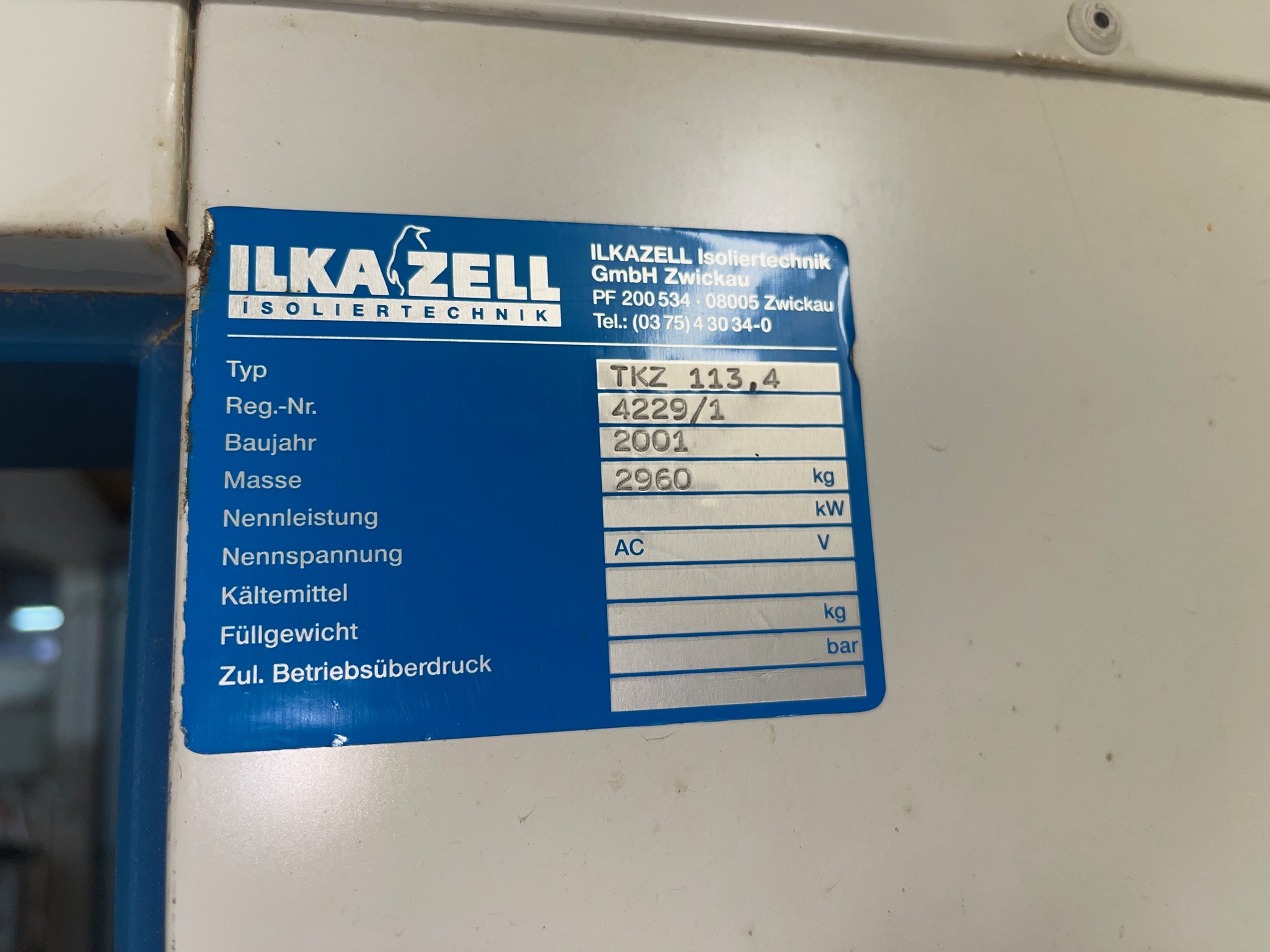 SELT / SOLD - Frystiklefi 11 fm - manngengur - B484x D240x H310 13
