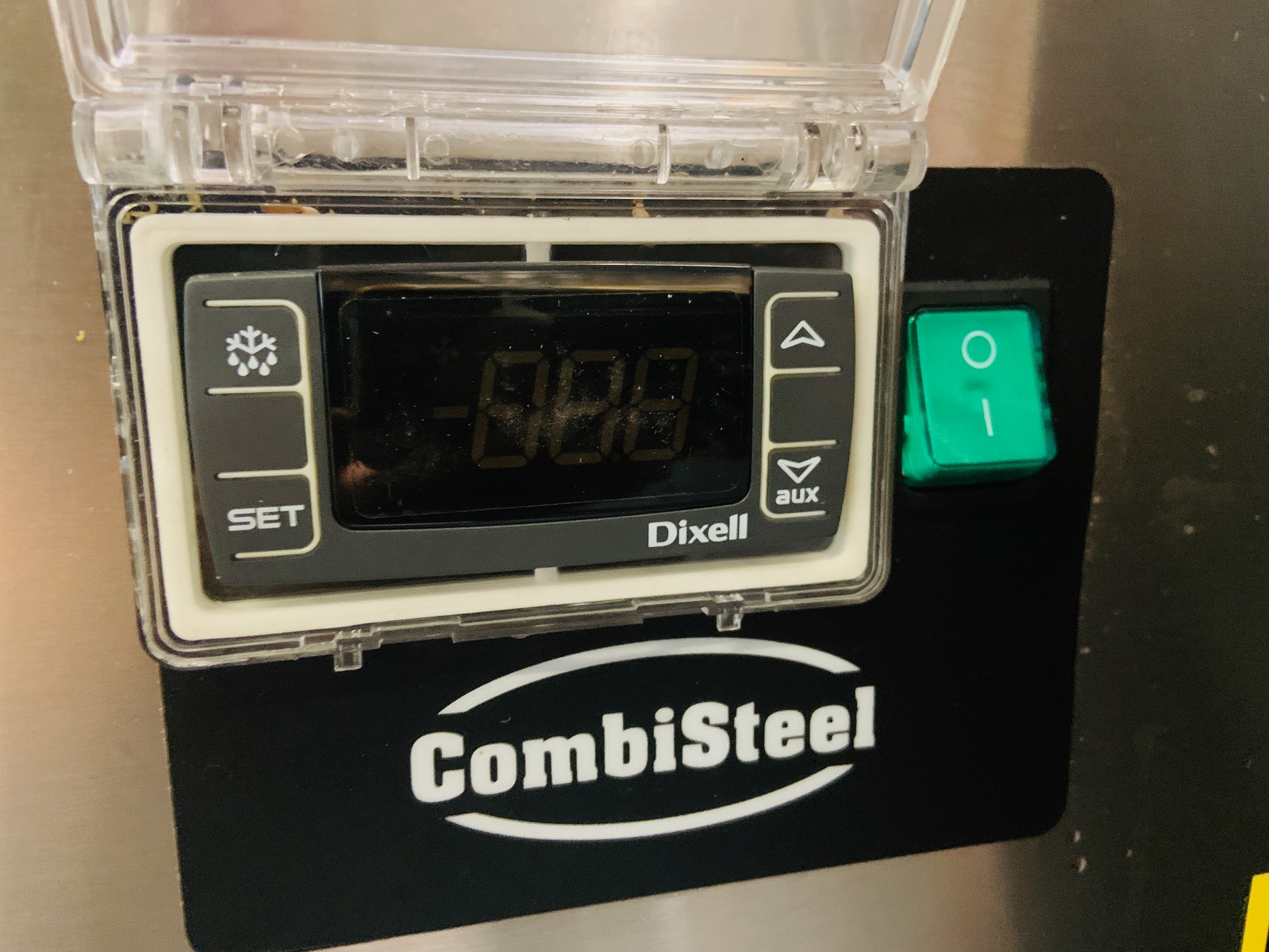 Selt/Endurnýtt-CombiSteel salat/pitsuprepborð + 3 kælihólf 9