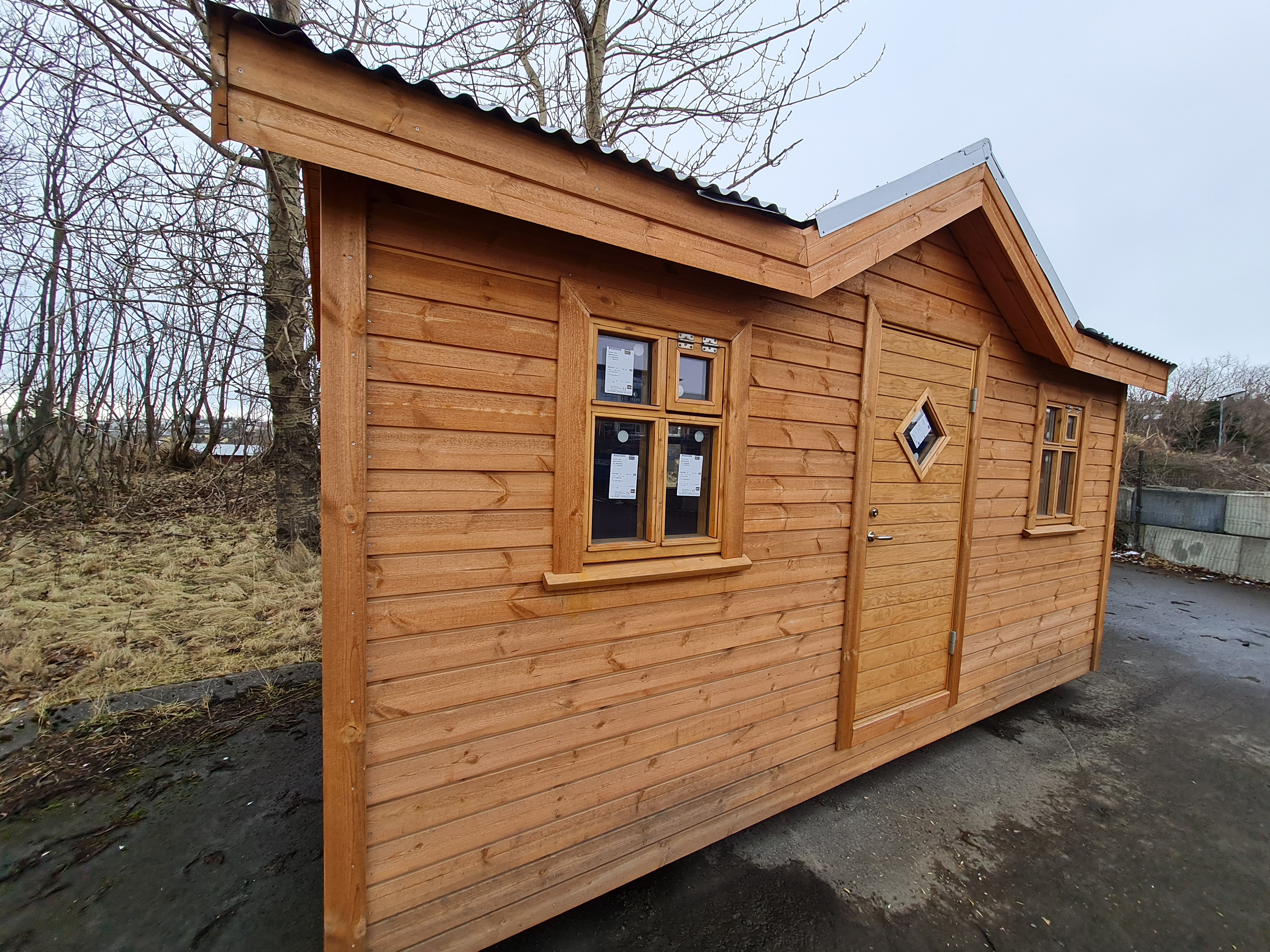 SELT / SOLD - Smáhýsi - gestahús - sæluhús - garðhýsi - viðbygging
