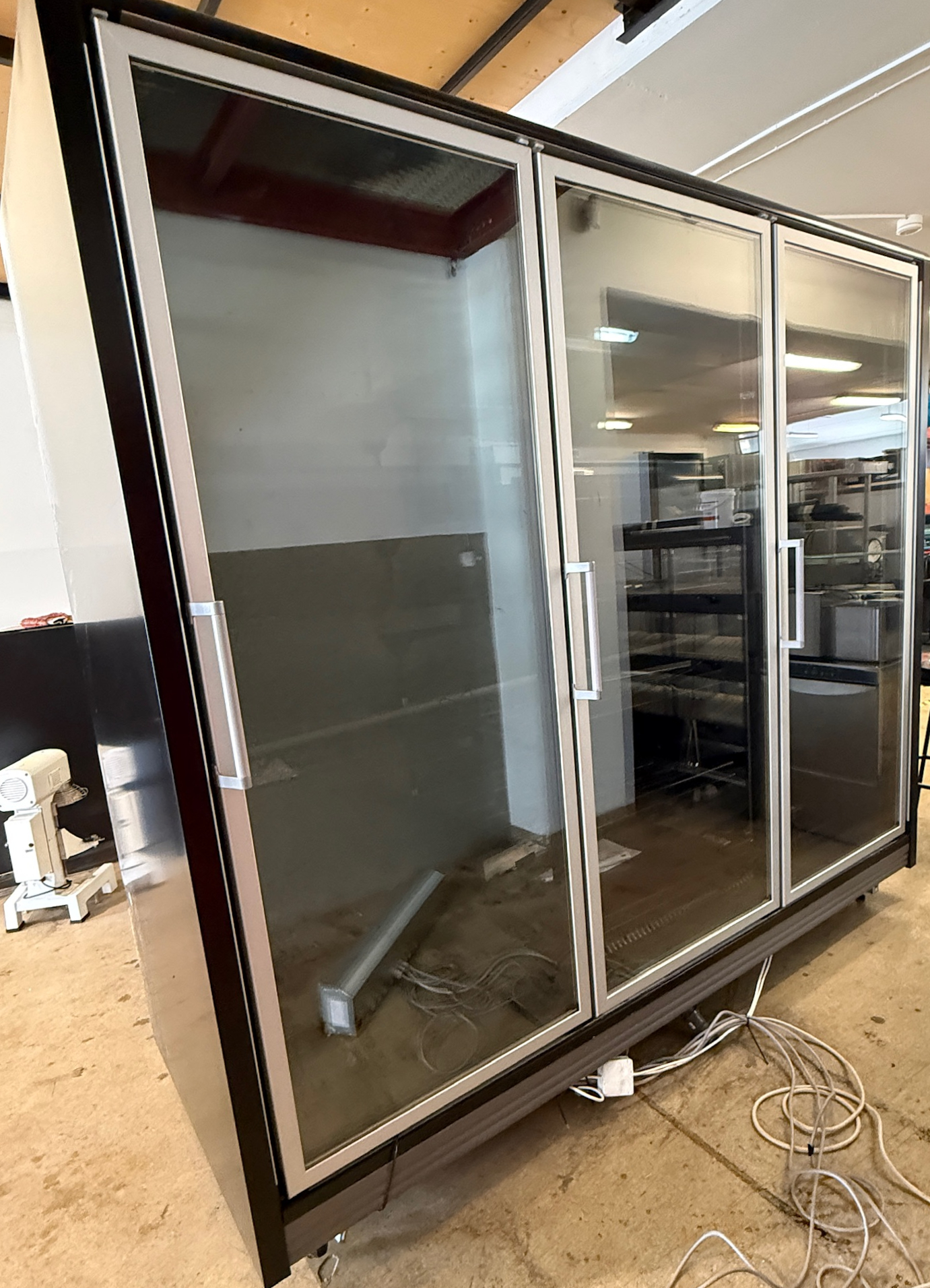 SELT / SOLD Carrier display kerfiskælir frá BVT, B235sm. 2
