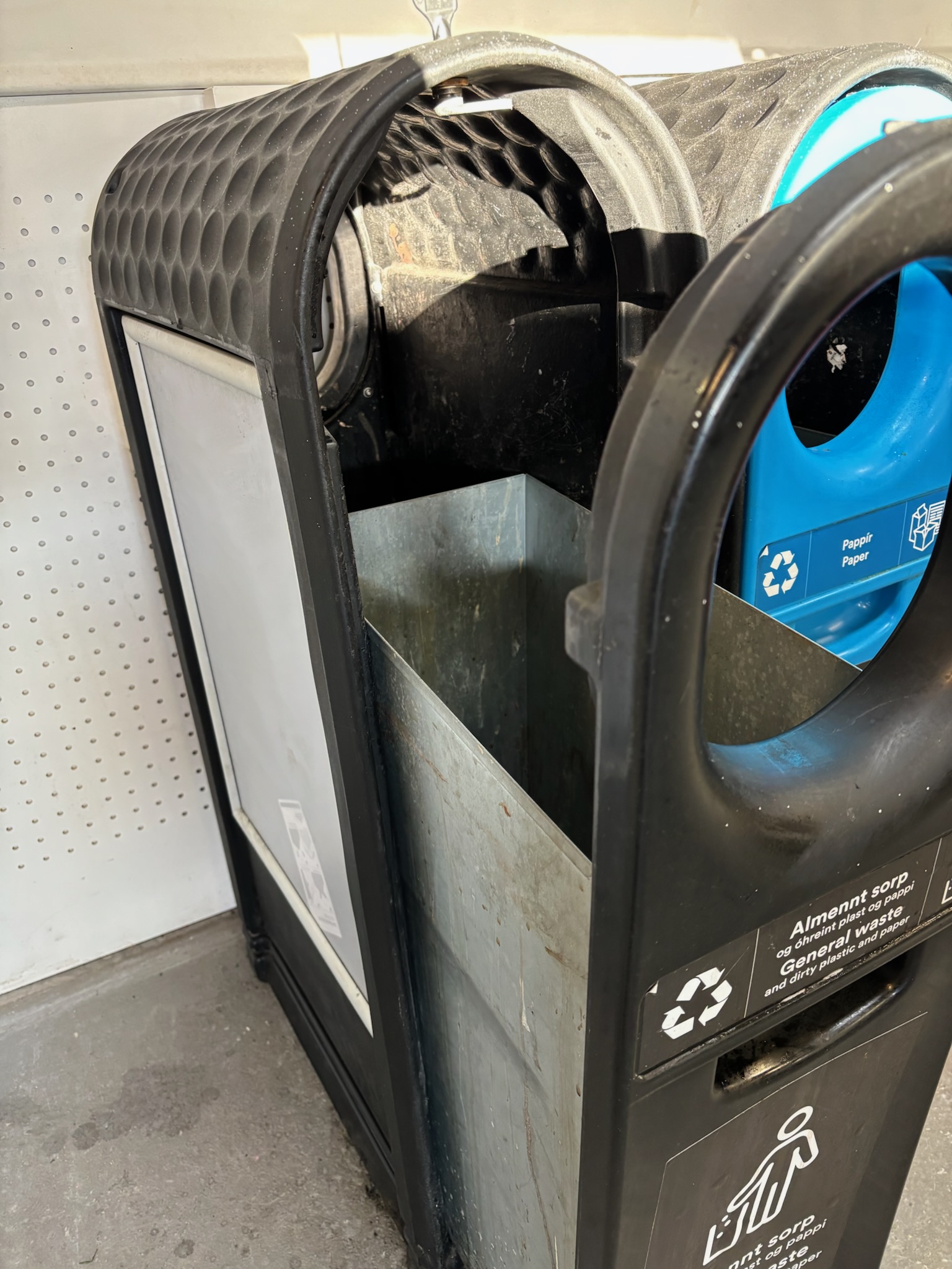 SELT / SOLD Leafield flokkunartunnur frá BVT 13