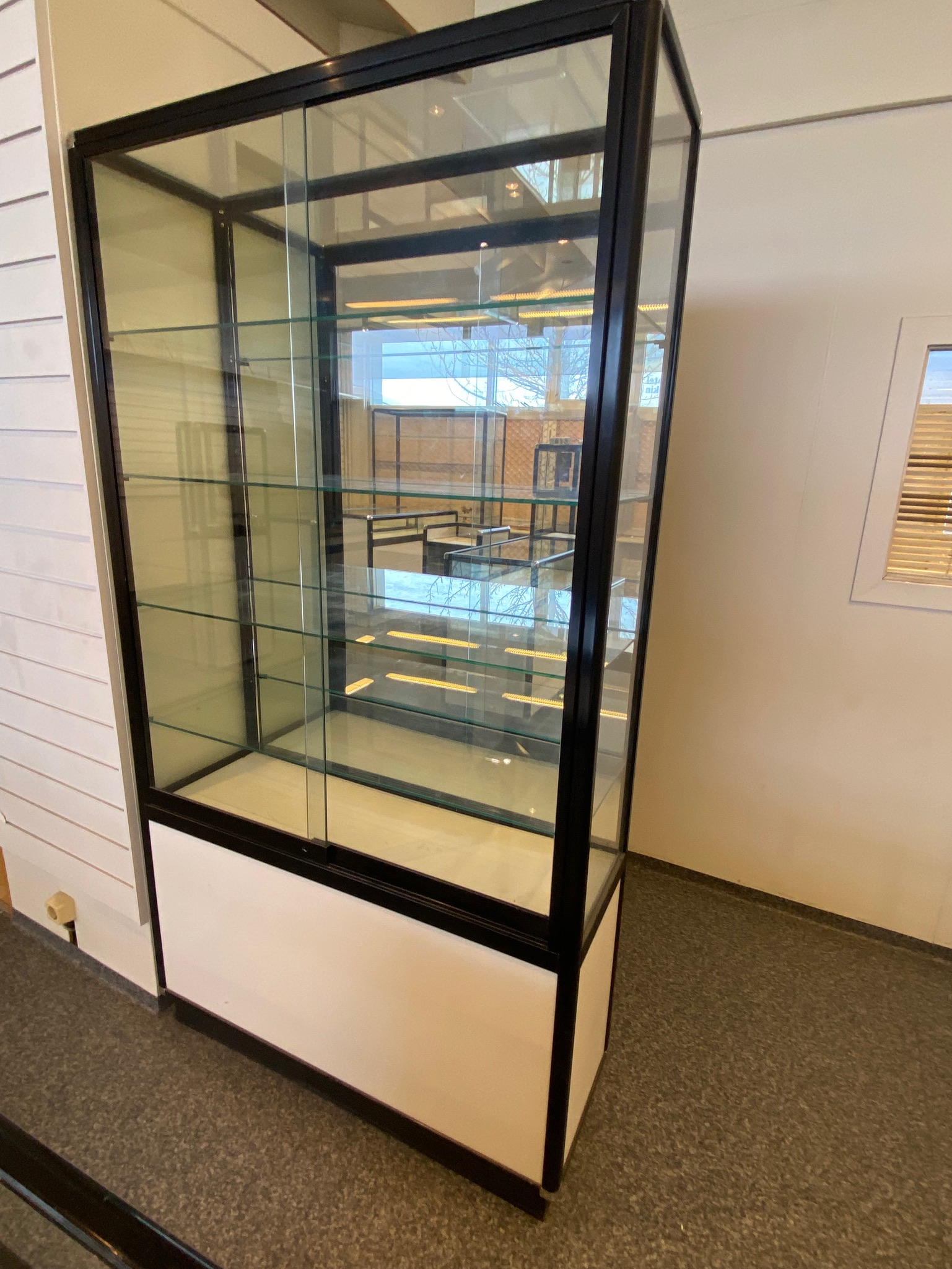 SELT / SOLD Verslunarlína - Afgreiðslupúlt H92 x L48 x D53 sm - 1 stk til. 8
