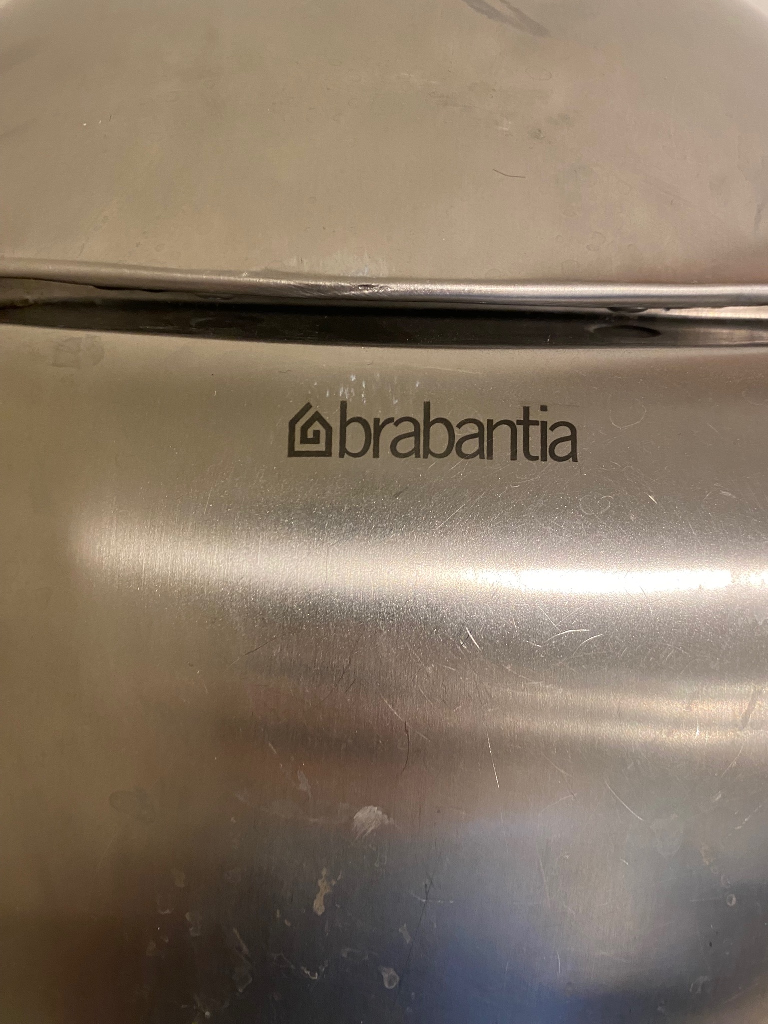 SELT / SOLD Ruslatunna frá Brabantia 4