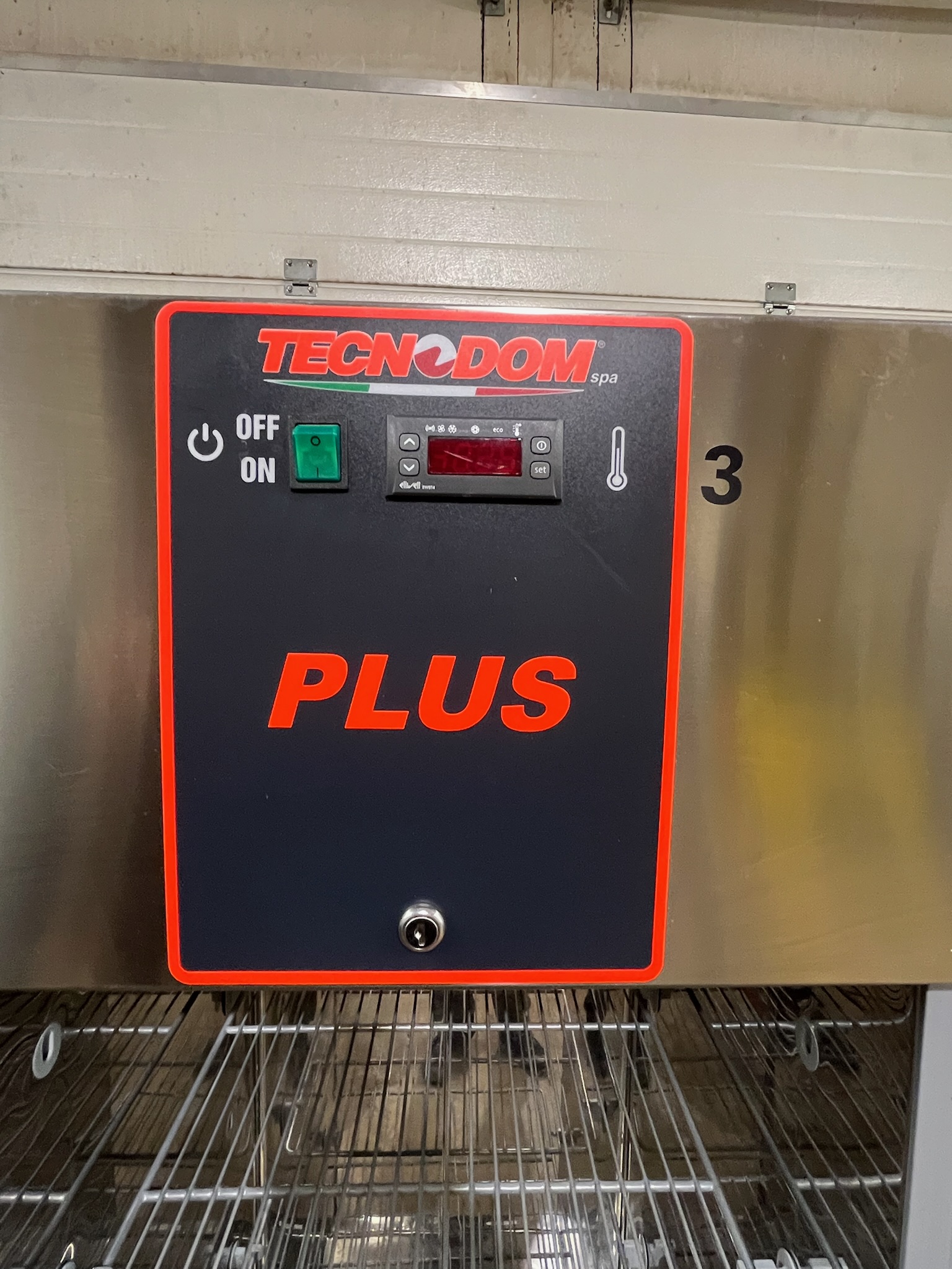 SELT / SOLD Tecnodom Plus 700 Stálkælir frá BVT 5