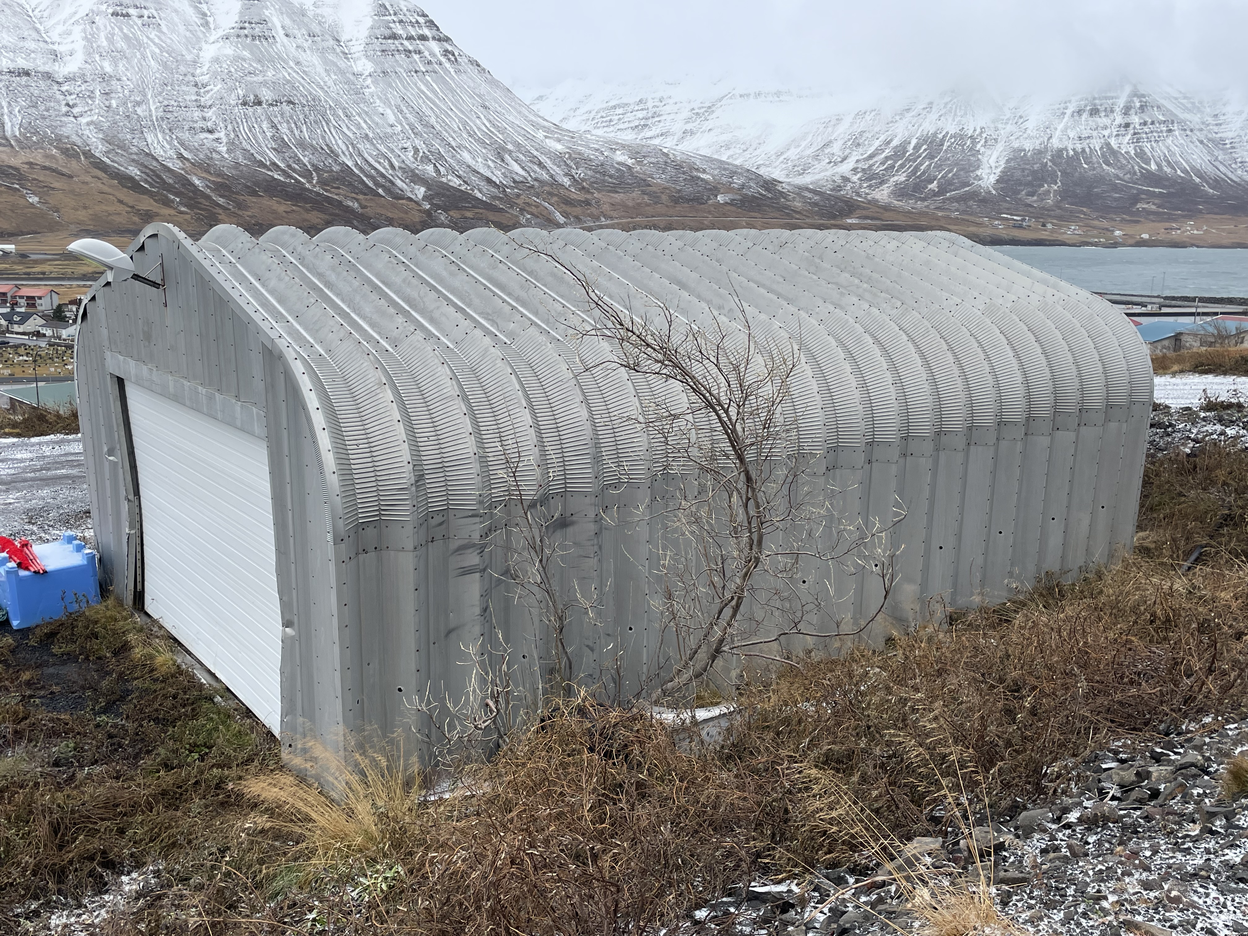 SELT / SOLD - Durospan - tækjahús - 250fm. 25mx10m -hurðar á báðum endum