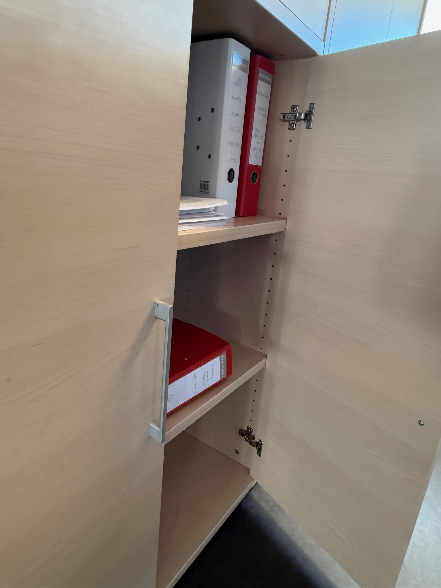 SELT / SOLD Skrifstofuskápar H220x90xD40dm. - Sambíóin Álfabakka 3