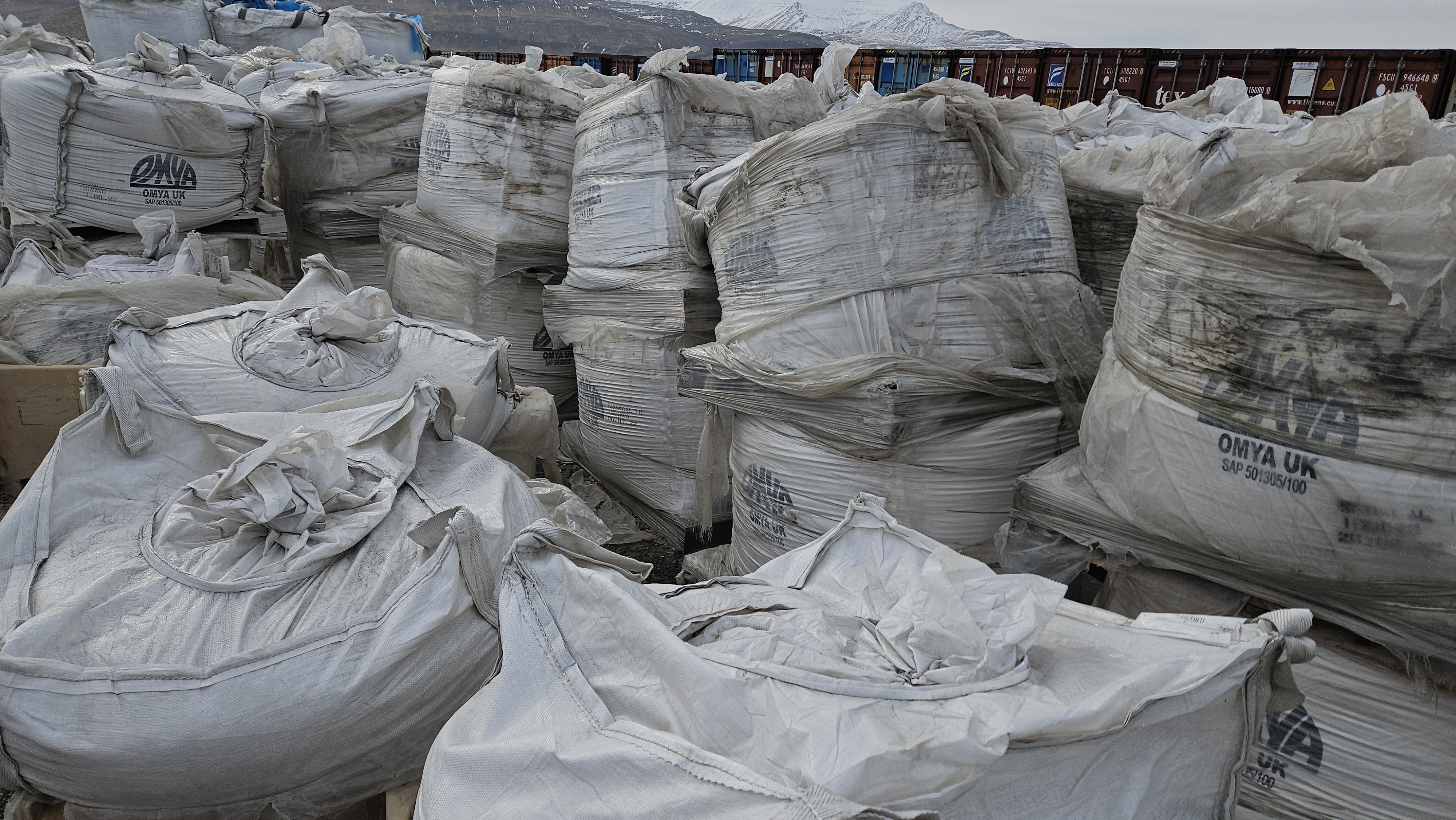 SELT / SOLD Kalksekkir - 300 tonn - 600 kg. pokinn