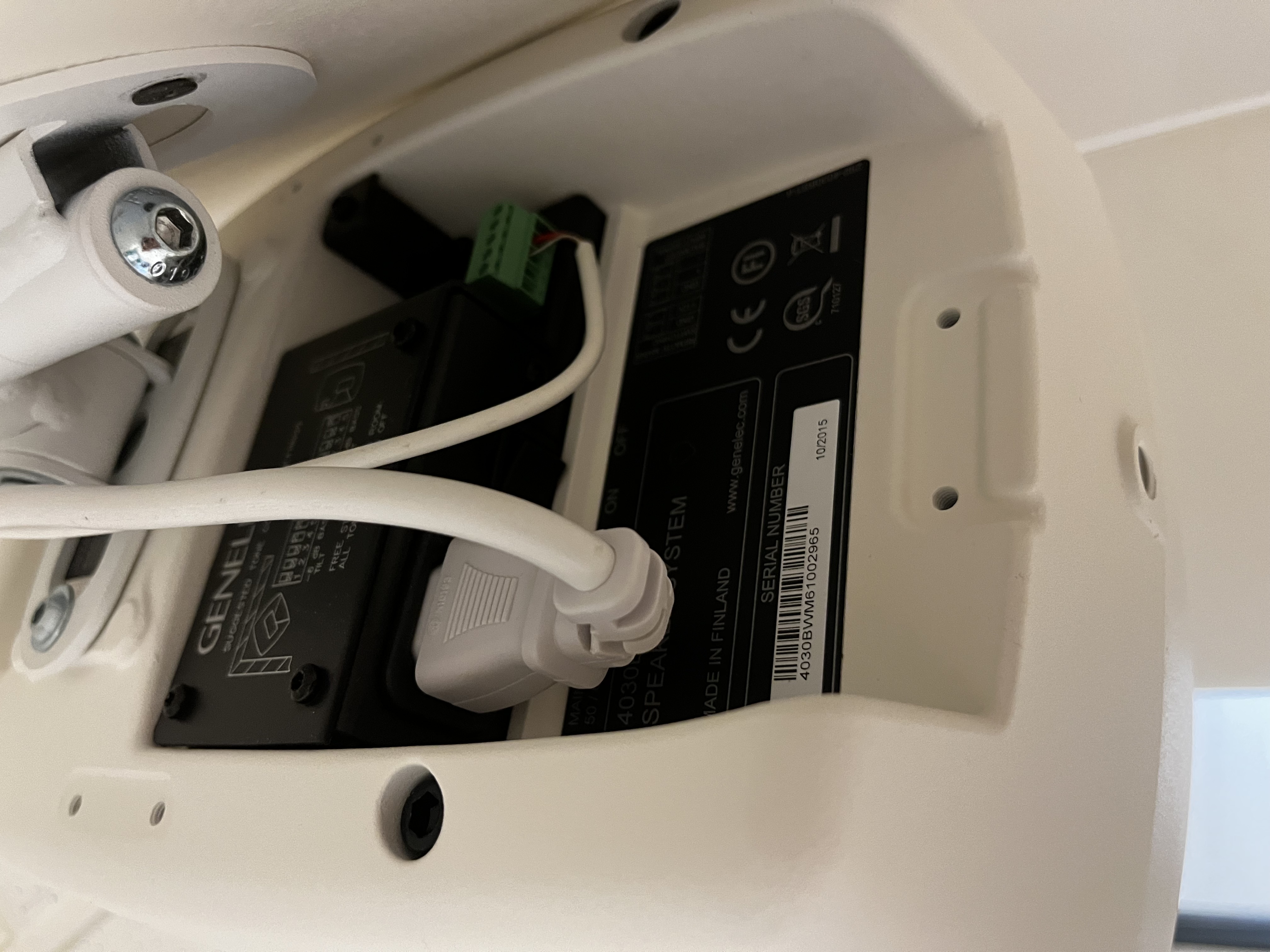 SELT / SOLD Genelec 4030 hátalari með magnara 5