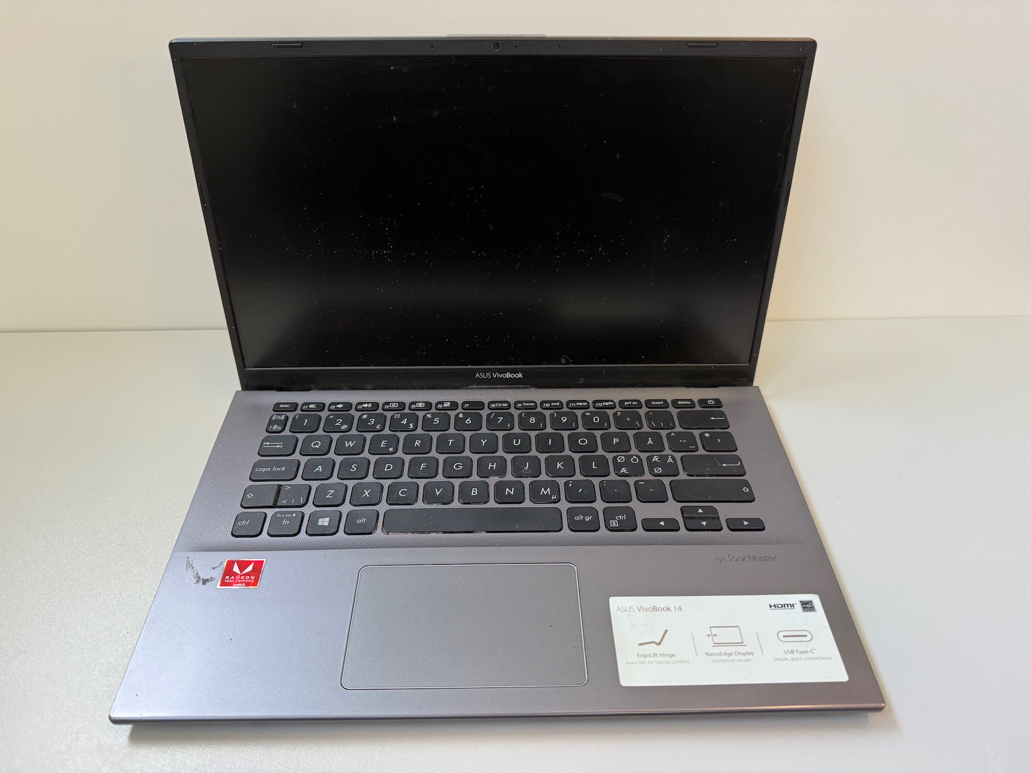 SELT / SOLD Asus VivoBook fartölva