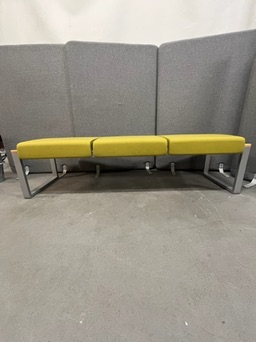 SELT / SOLD Kinnarps bekkur frá Pennanum, 2ja og 3ja sæta 3