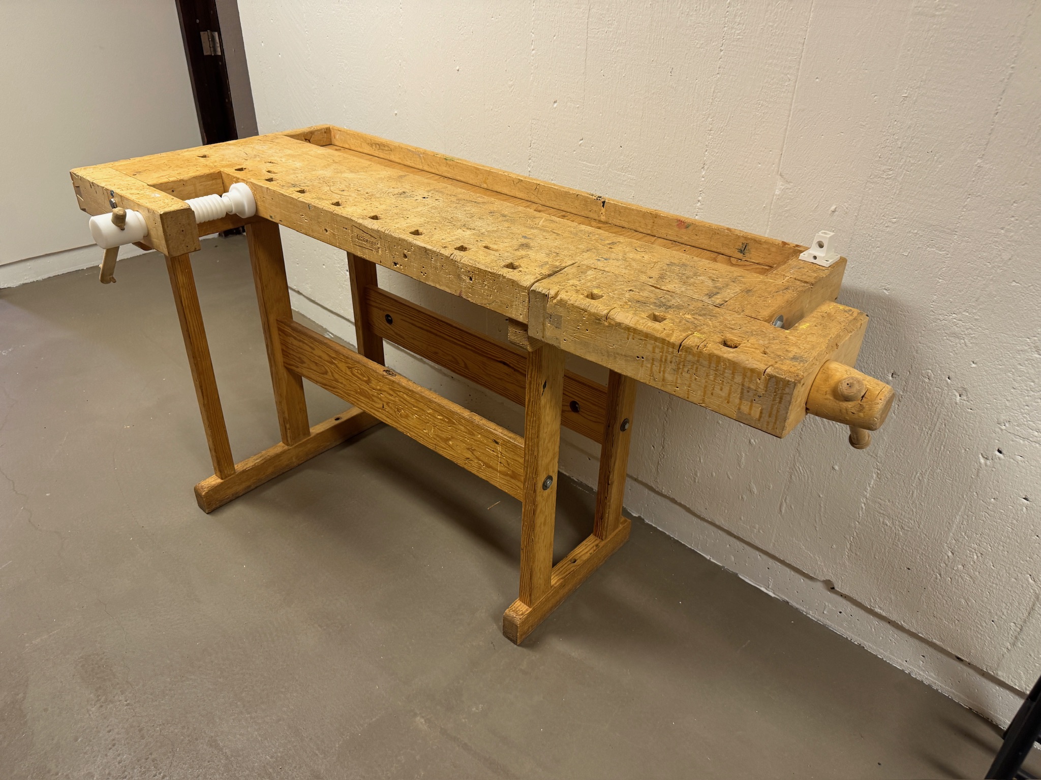 SELT / SOLD Sjöbergs hefilbekkur, L142 x B66 x H85 sm. 2
