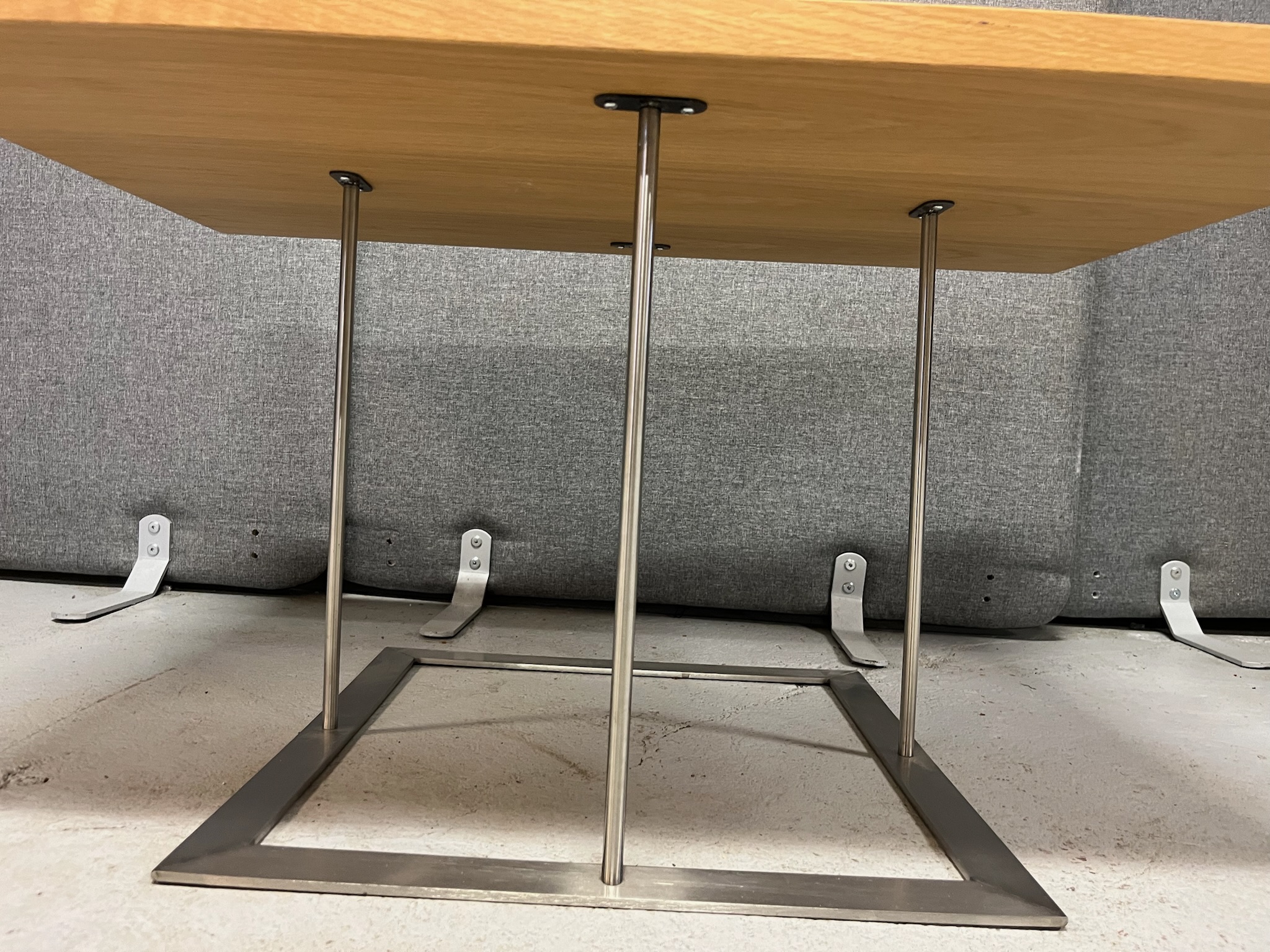 SELT / SOLD Stofuborð, B90 x D60 x H48 sm. 3