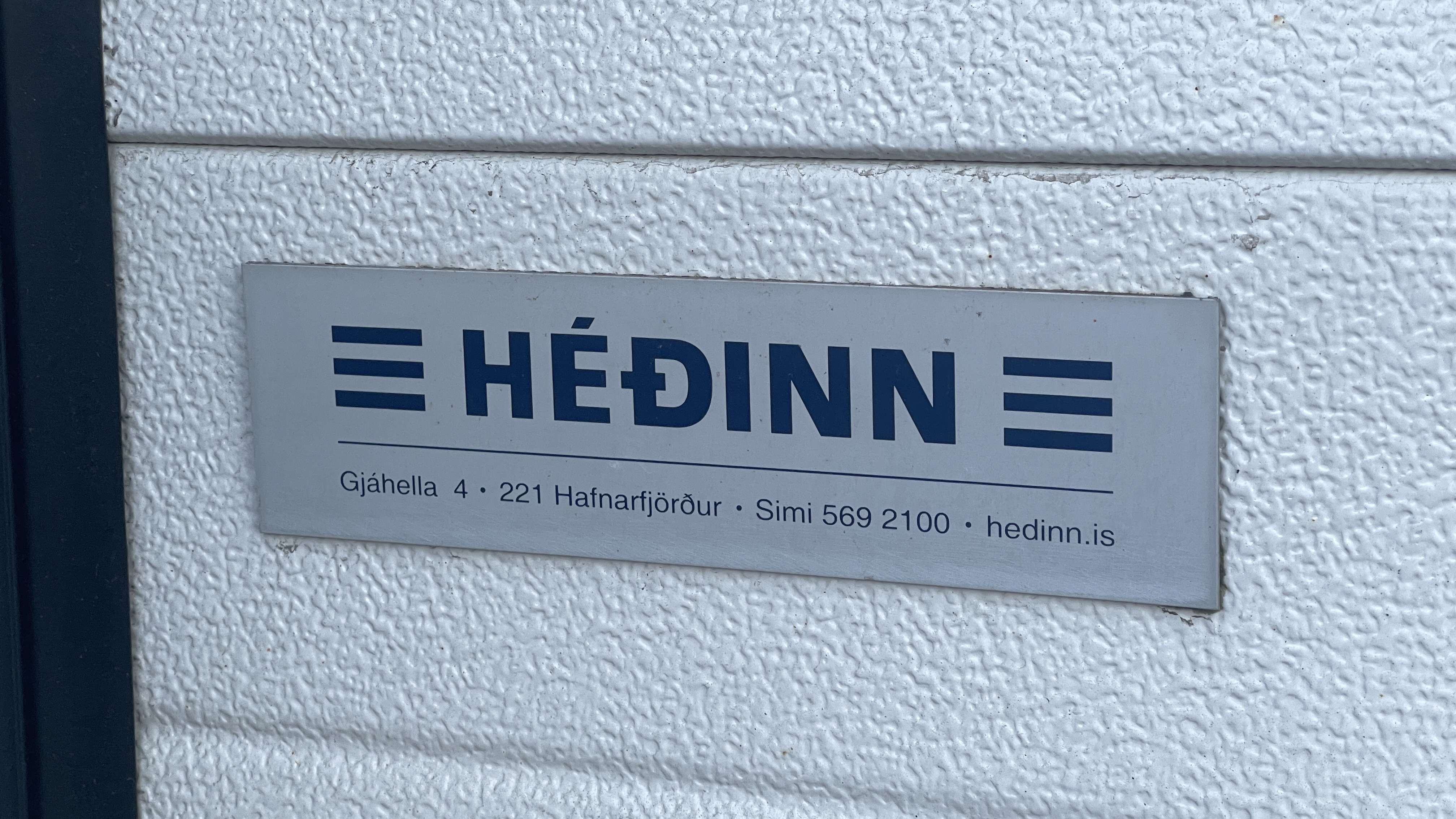 SELT / SOLD - Vönduð Héðins iðnaðarhurð - H256;x B435;sm. - 4 stk. 5